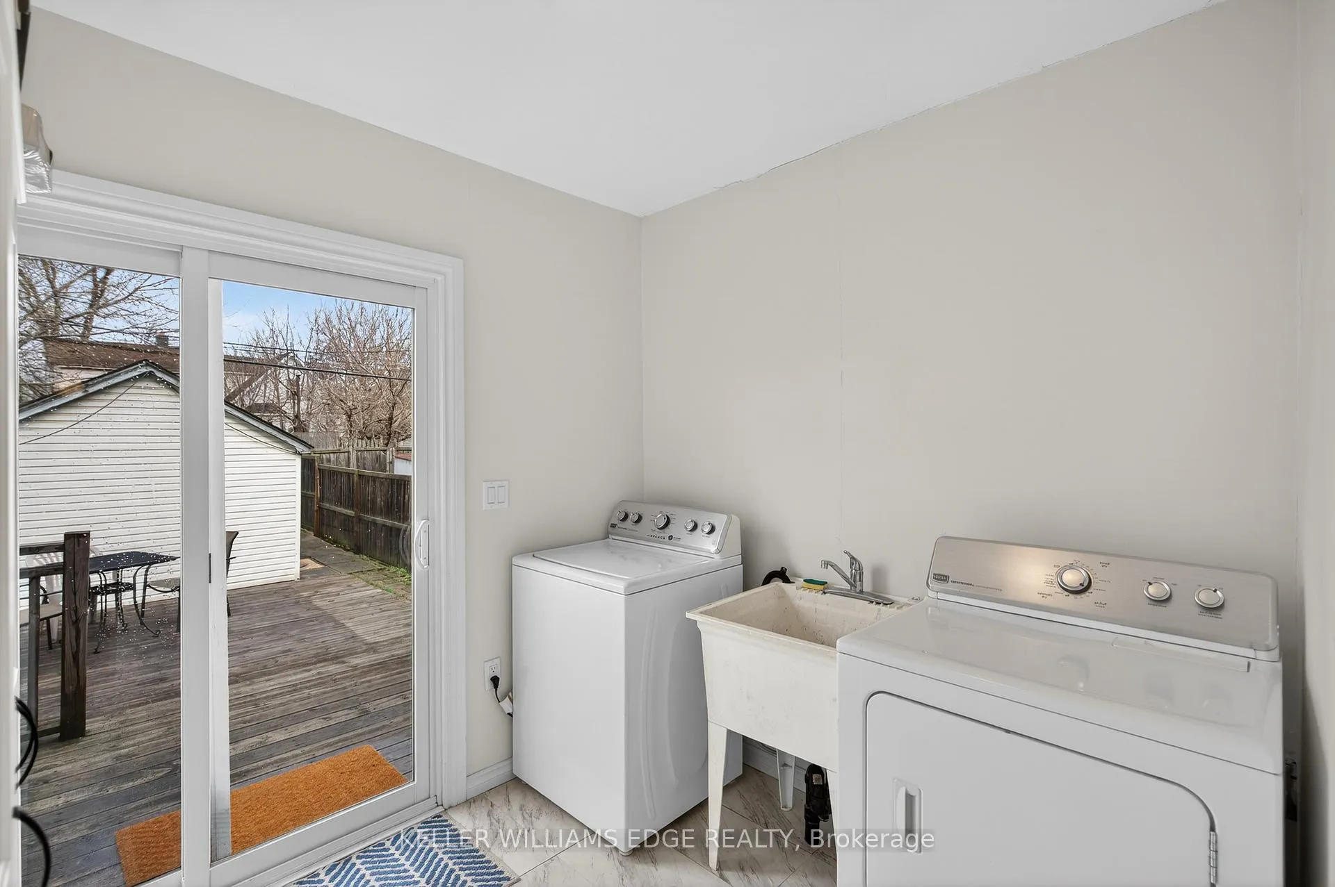 Photo 14 of 209 Glendale Avenue N, Hamilton, Crown Point — HOMEH