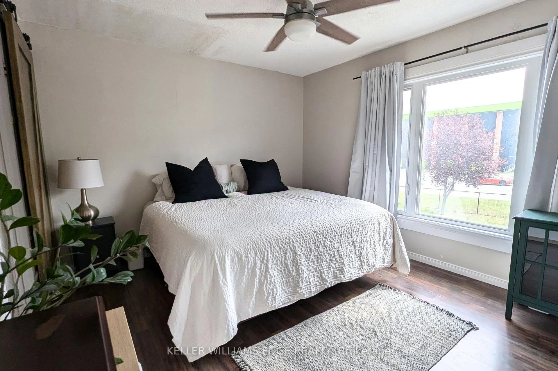 Photo 15 of 209 Glendale Avenue N, Hamilton, Crown Point — HOMEH