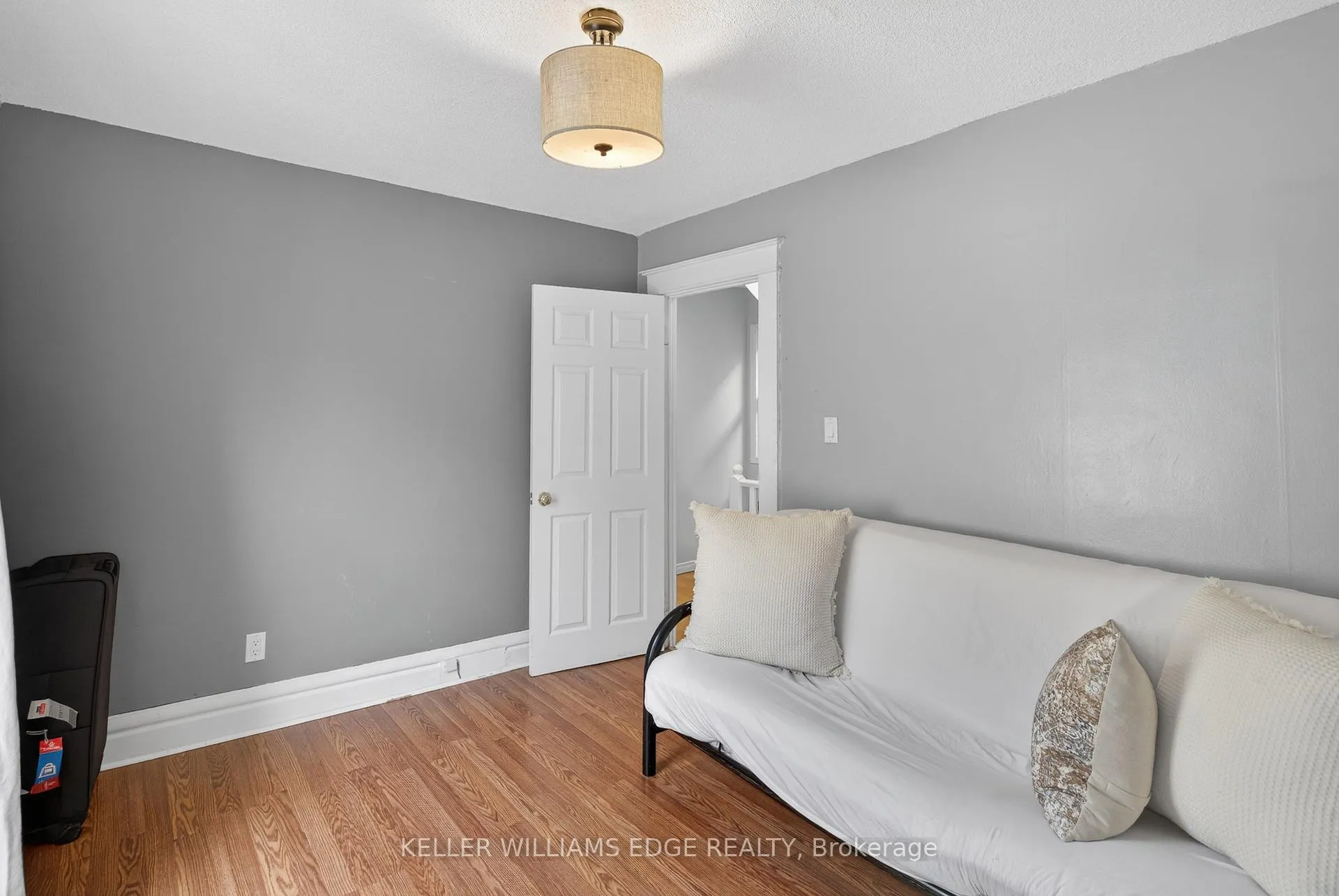 Photo 19 of 209 Glendale Avenue N, Hamilton, Crown Point — HOMEH