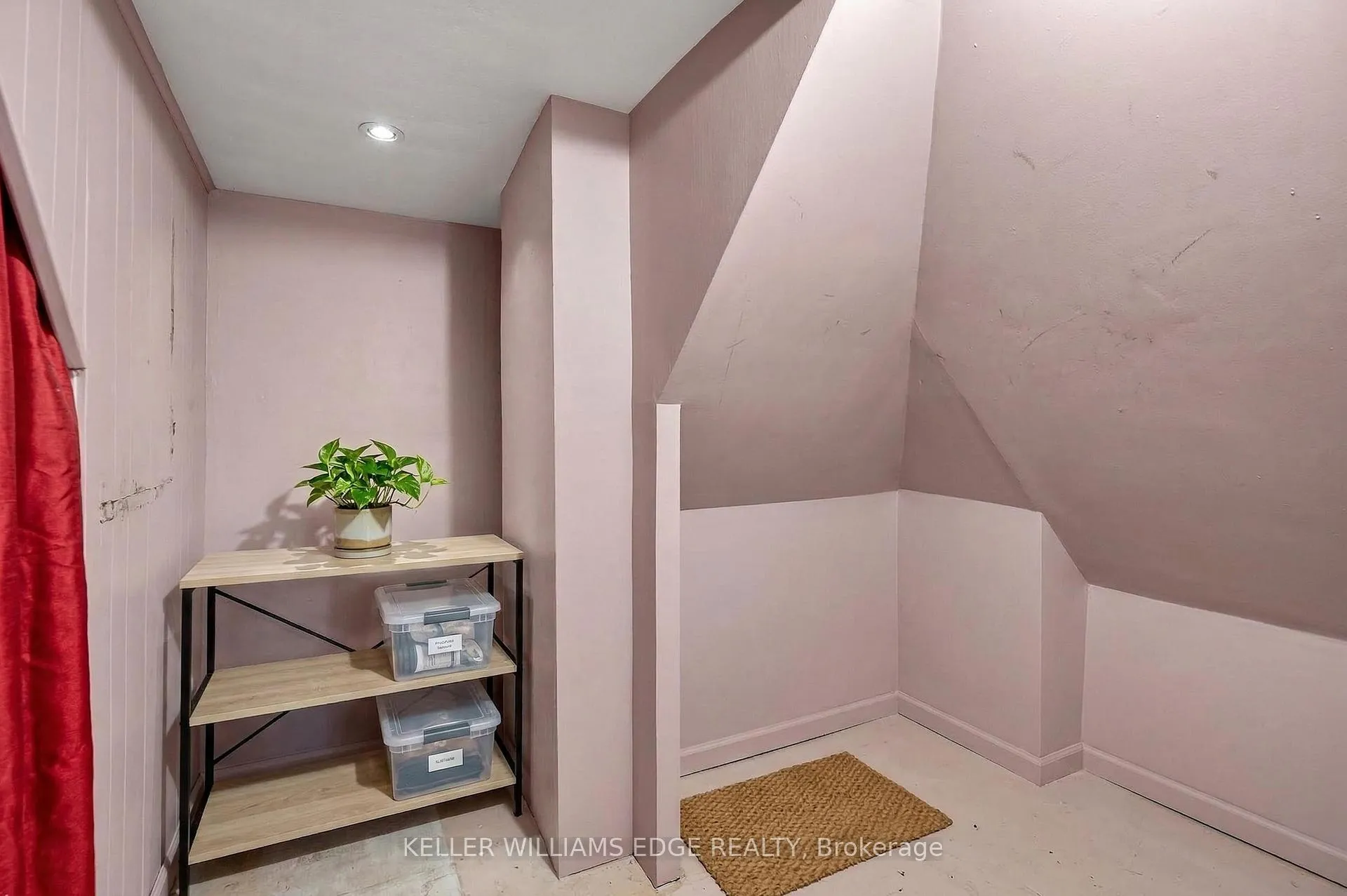 Photo 27 of 209 Glendale Avenue N, Hamilton, Crown Point — HOMEH