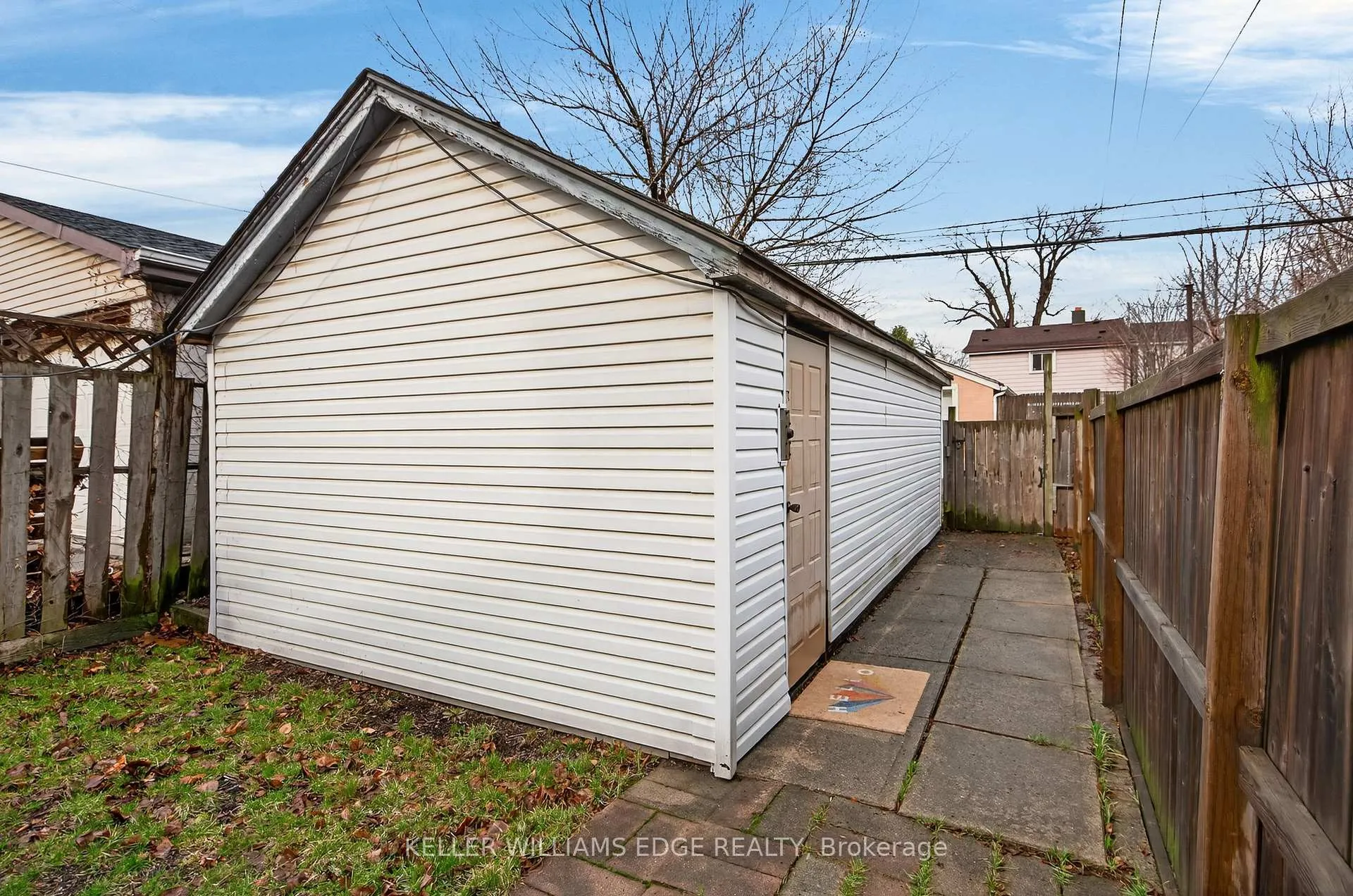 Photo 33 of 209 Glendale Avenue N, Hamilton, Crown Point — HOMEH