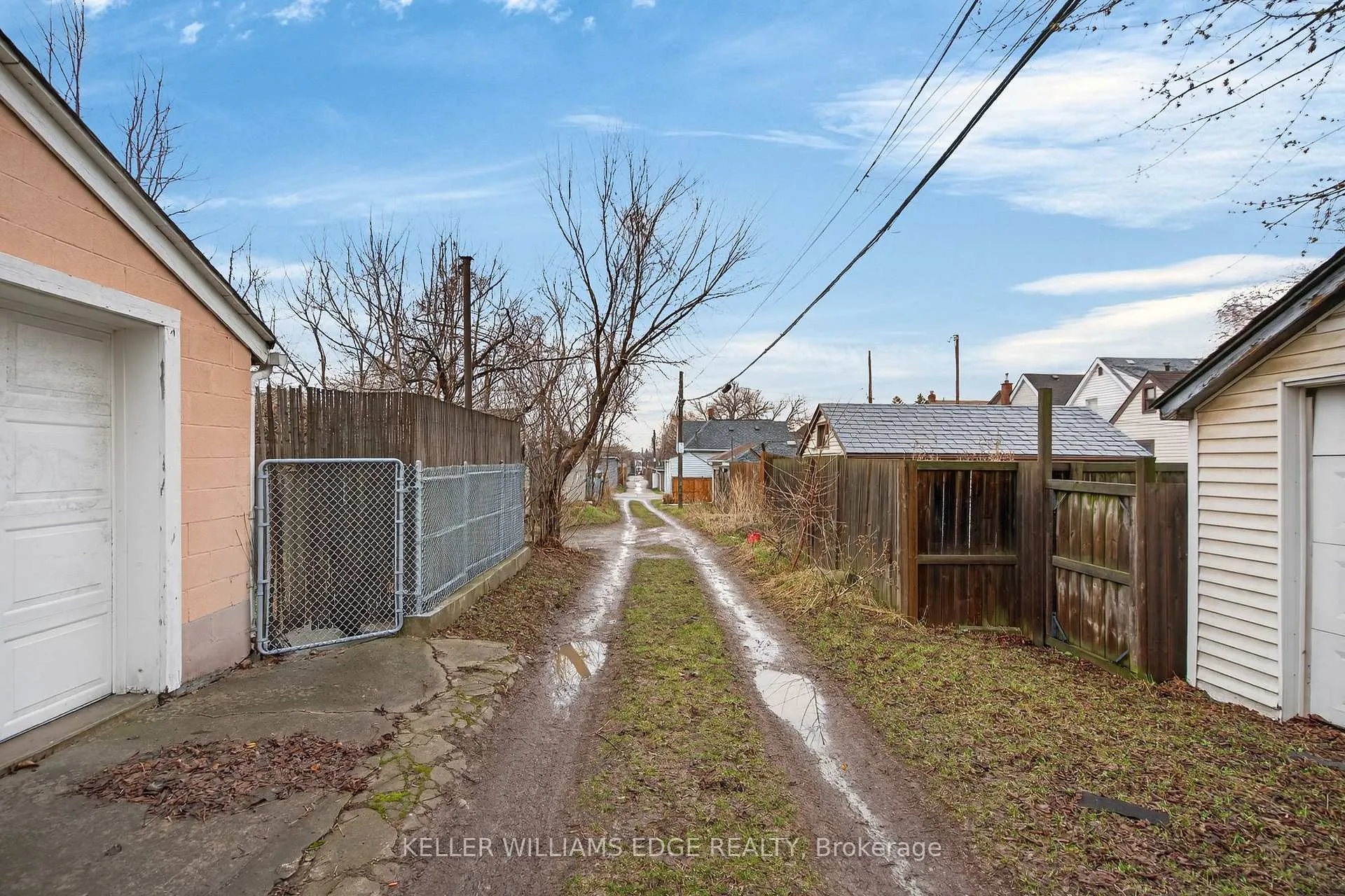Photo 34 of 209 Glendale Avenue N, Hamilton, Crown Point — HOMEH