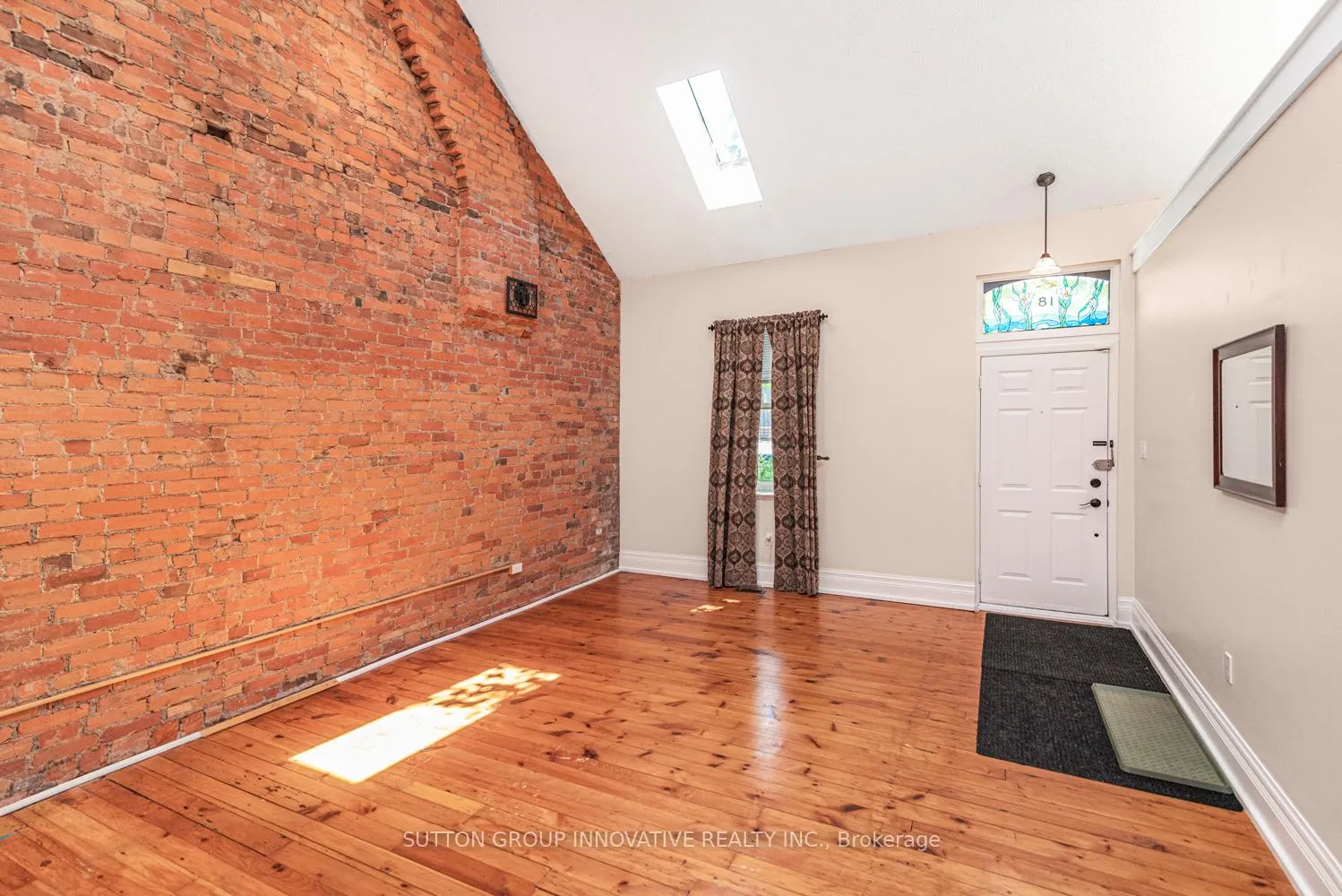 Photo 4 of 18 Pearl Street S, Hamilton, Strathcona — HOMEH