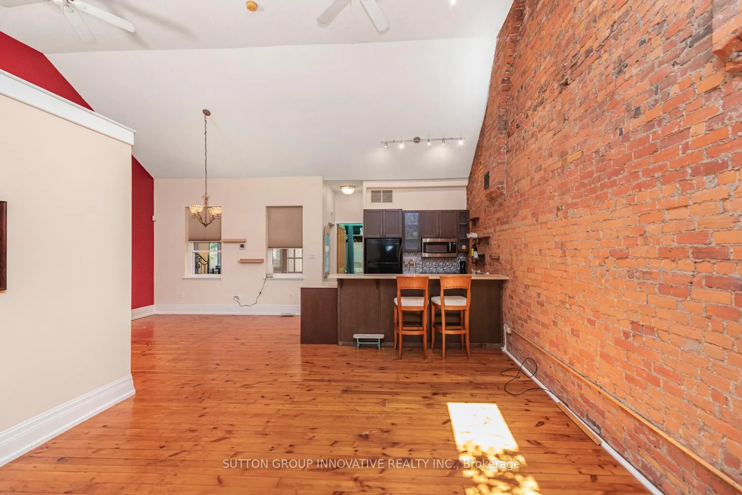 Photo 6 of 18 Pearl Street S, Hamilton, Strathcona — HOMEH