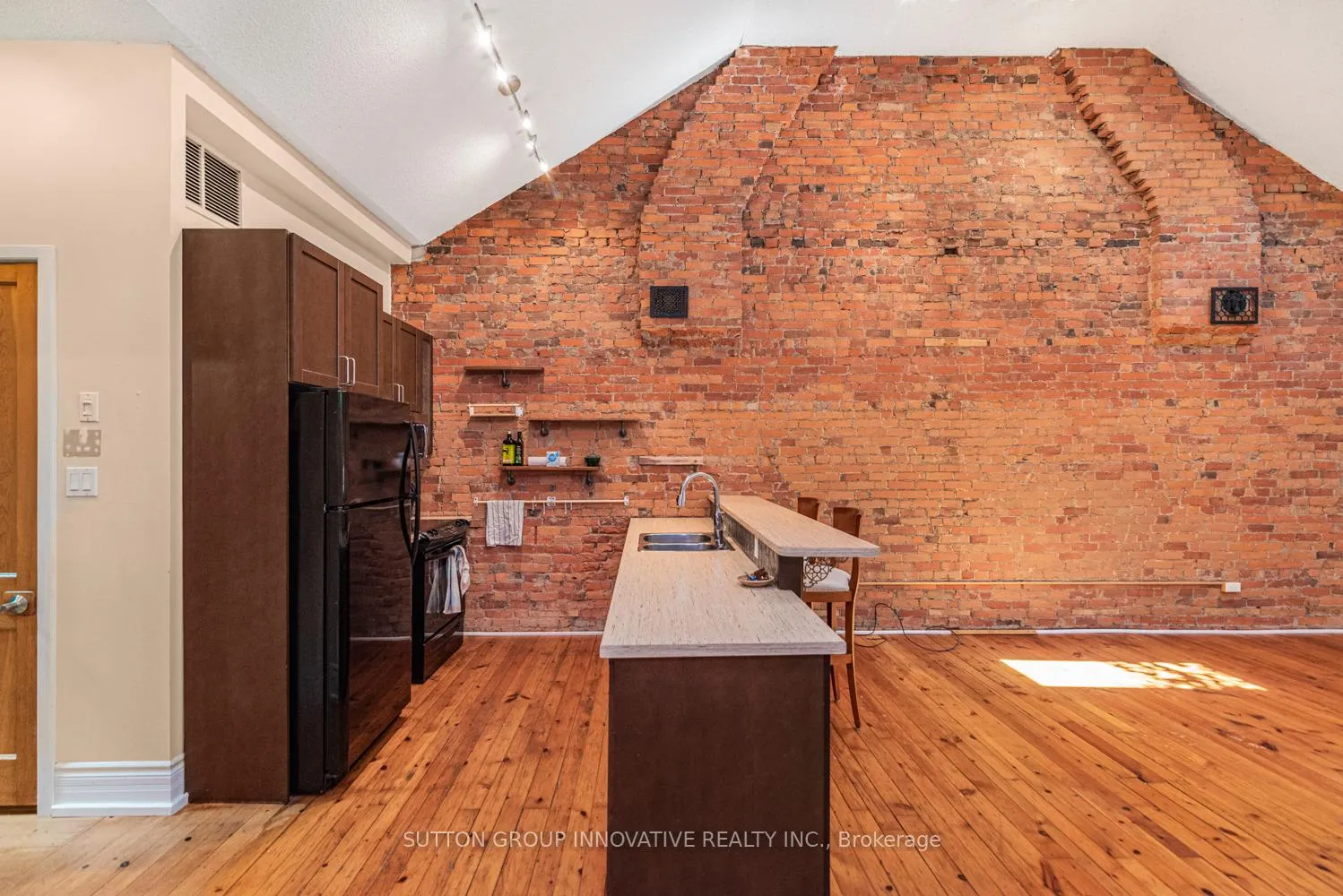 Photo 10 of 18 Pearl Street S, Hamilton, Strathcona — HOMEH
