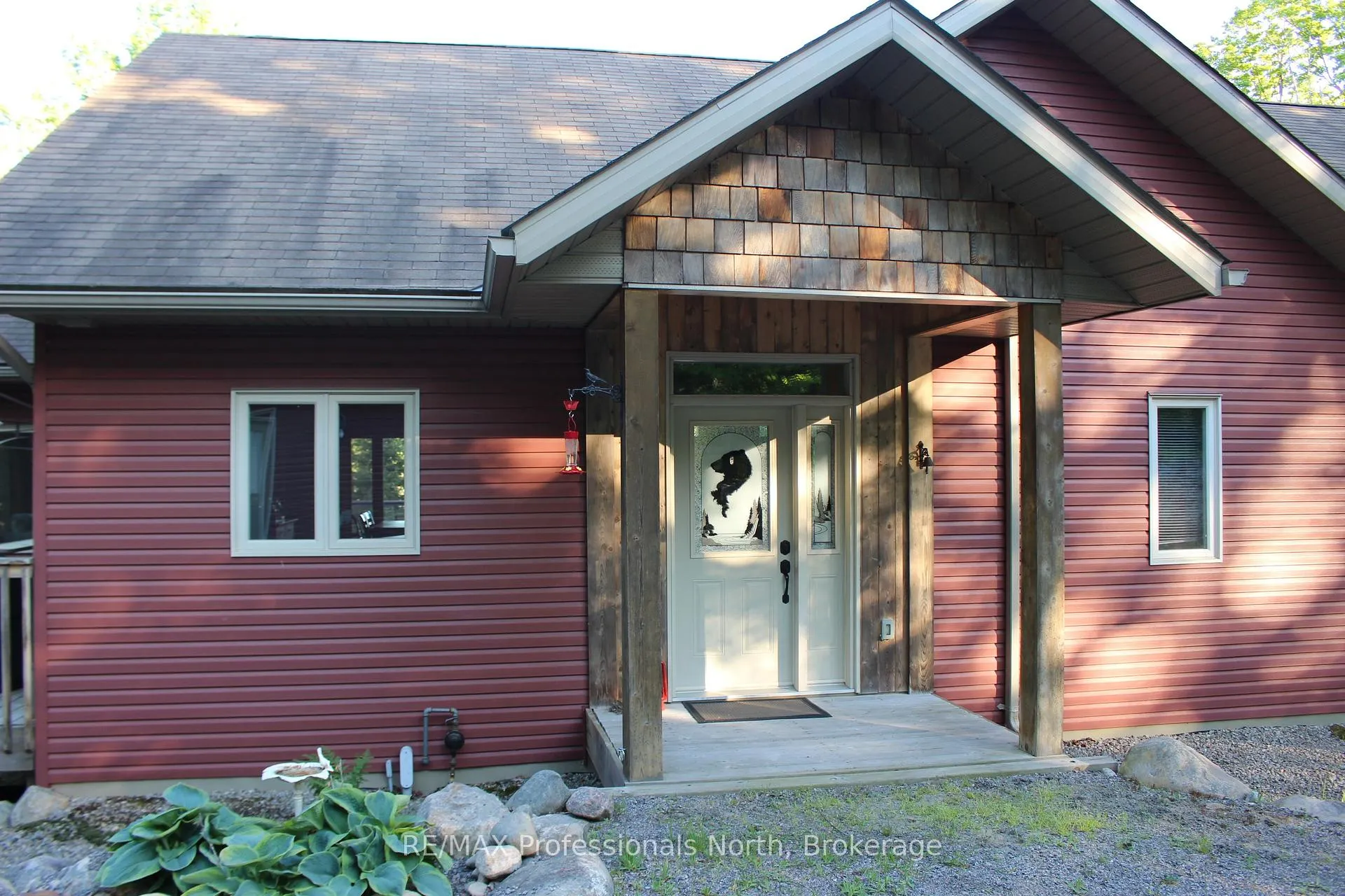 Photo 4 of 98 Lynx Drive, Kearney — HOMEH