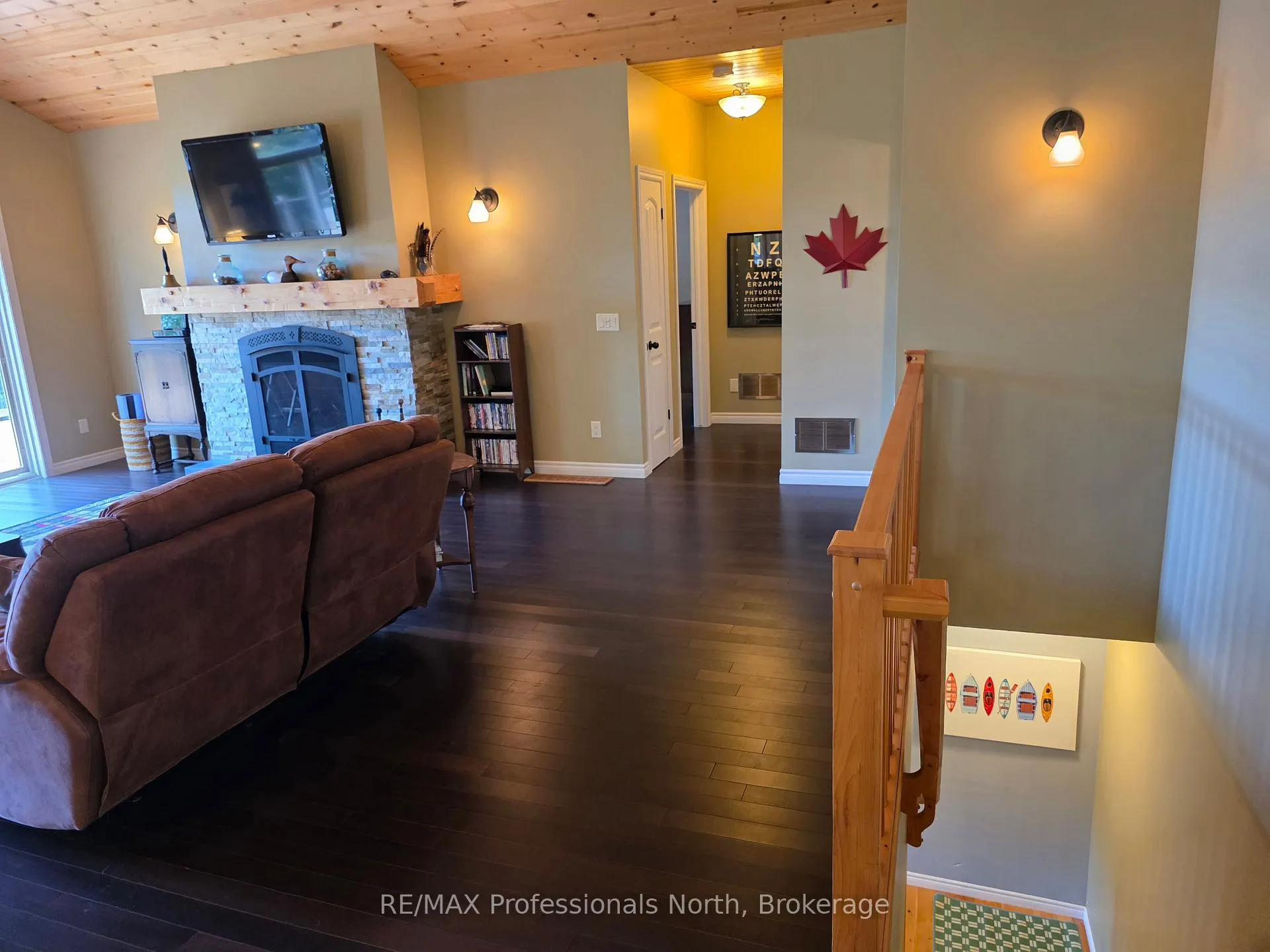 Photo 8 of 98 Lynx Drive, Kearney — HOMEH