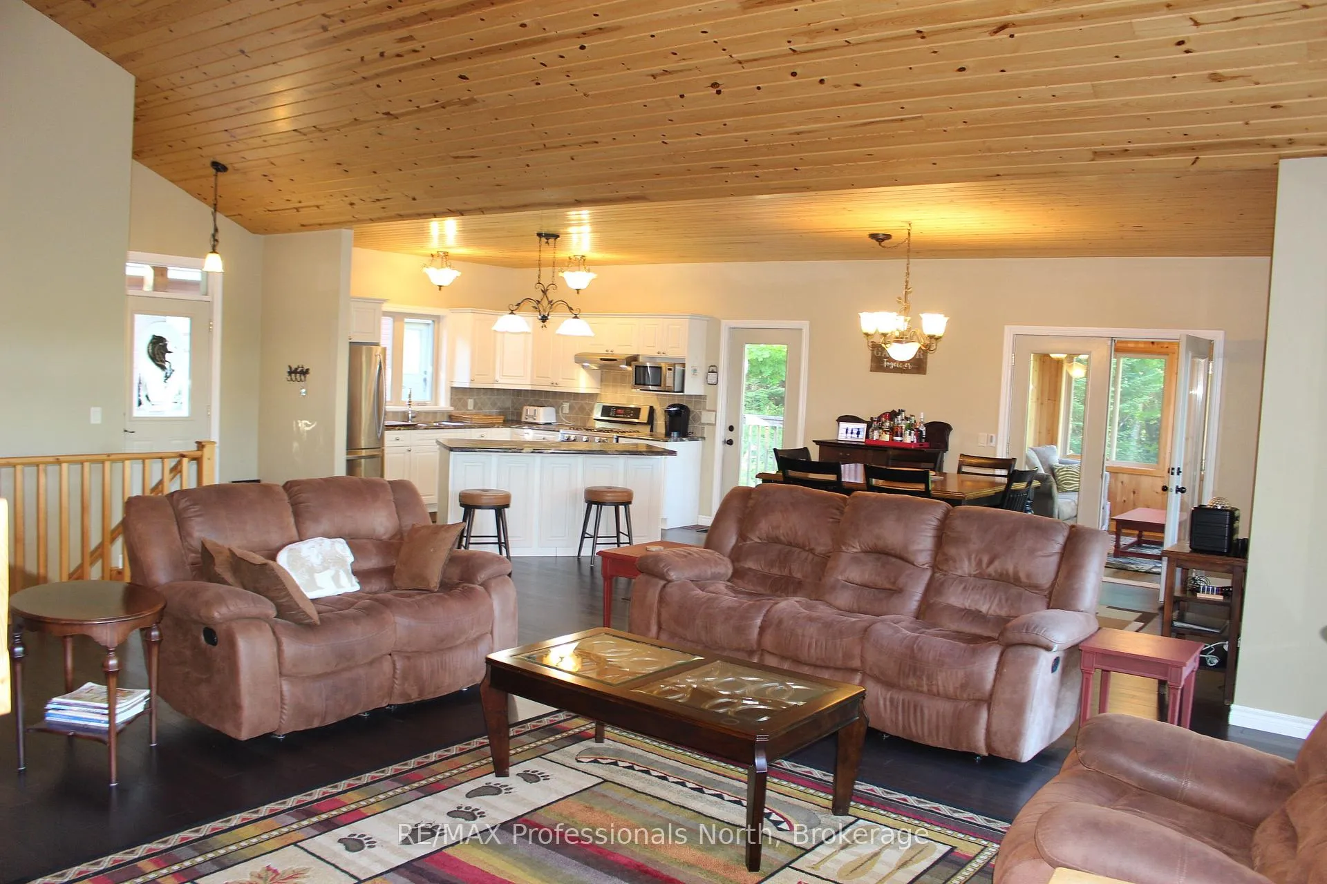 Photo 9 of 98 Lynx Drive, Kearney — HOMEH
