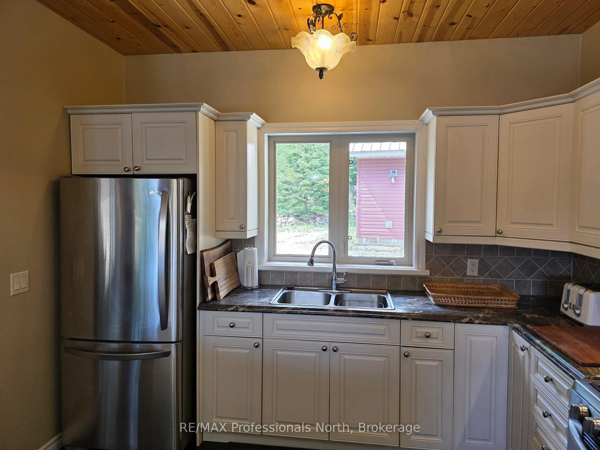 Photo 11 of 98 Lynx Drive, Kearney — HOMEH