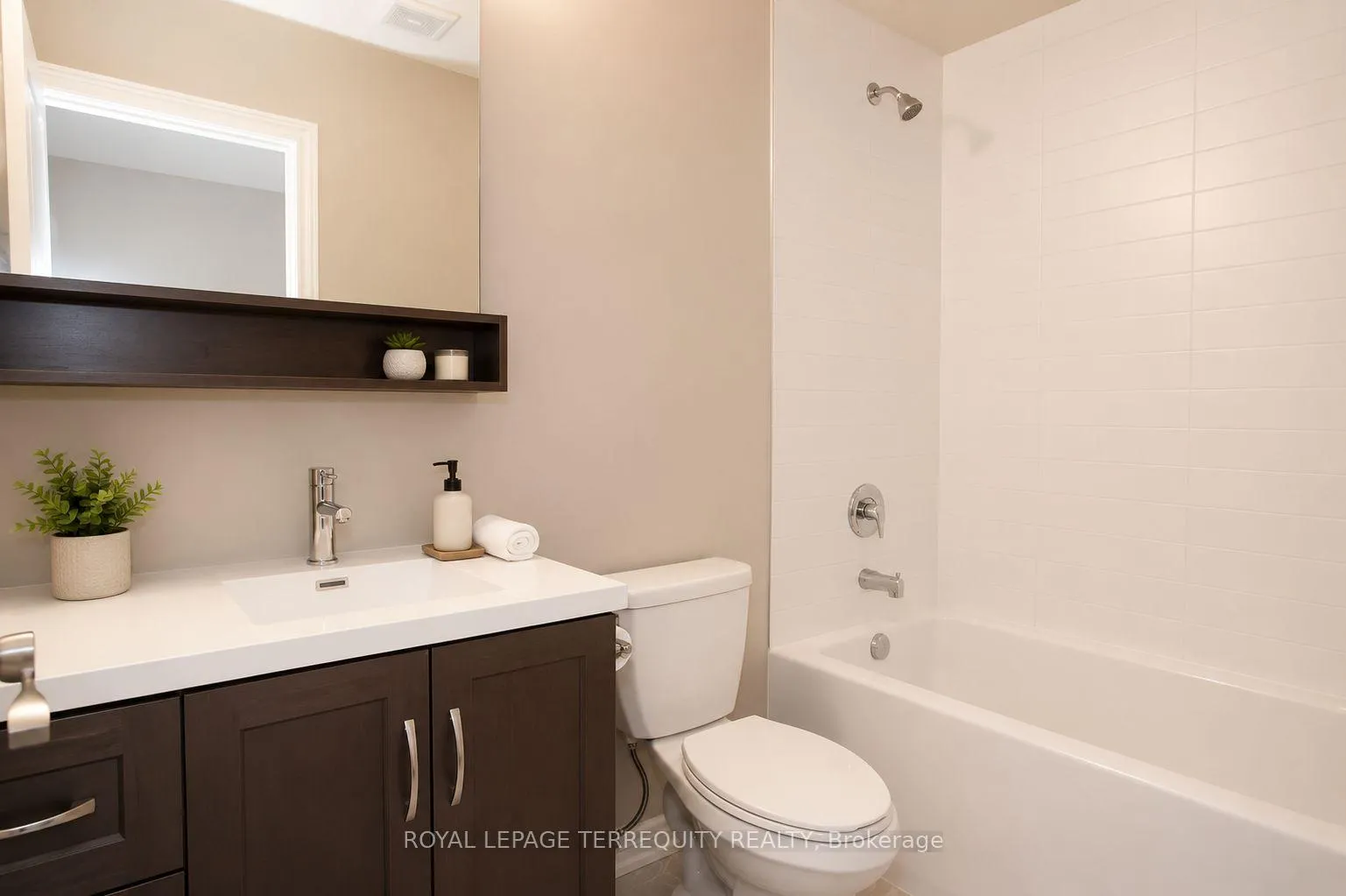 Photo 6 of 3111 Blackfriar Common, Oakville, Joshua Meadows — HOMEH