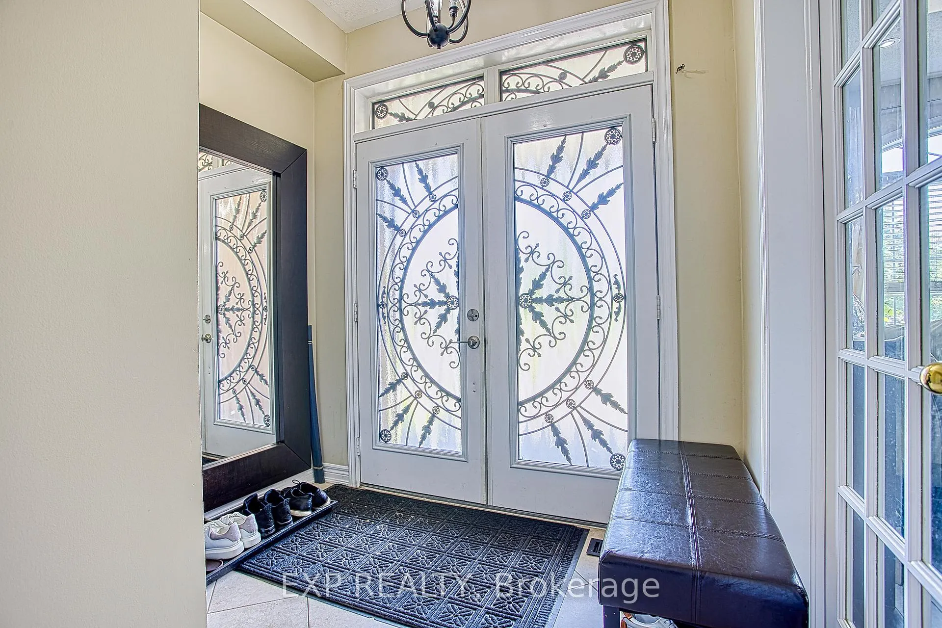 Photo 3 of 206 Springstead Avenue, Hamilton, Winona Park — HOMEH