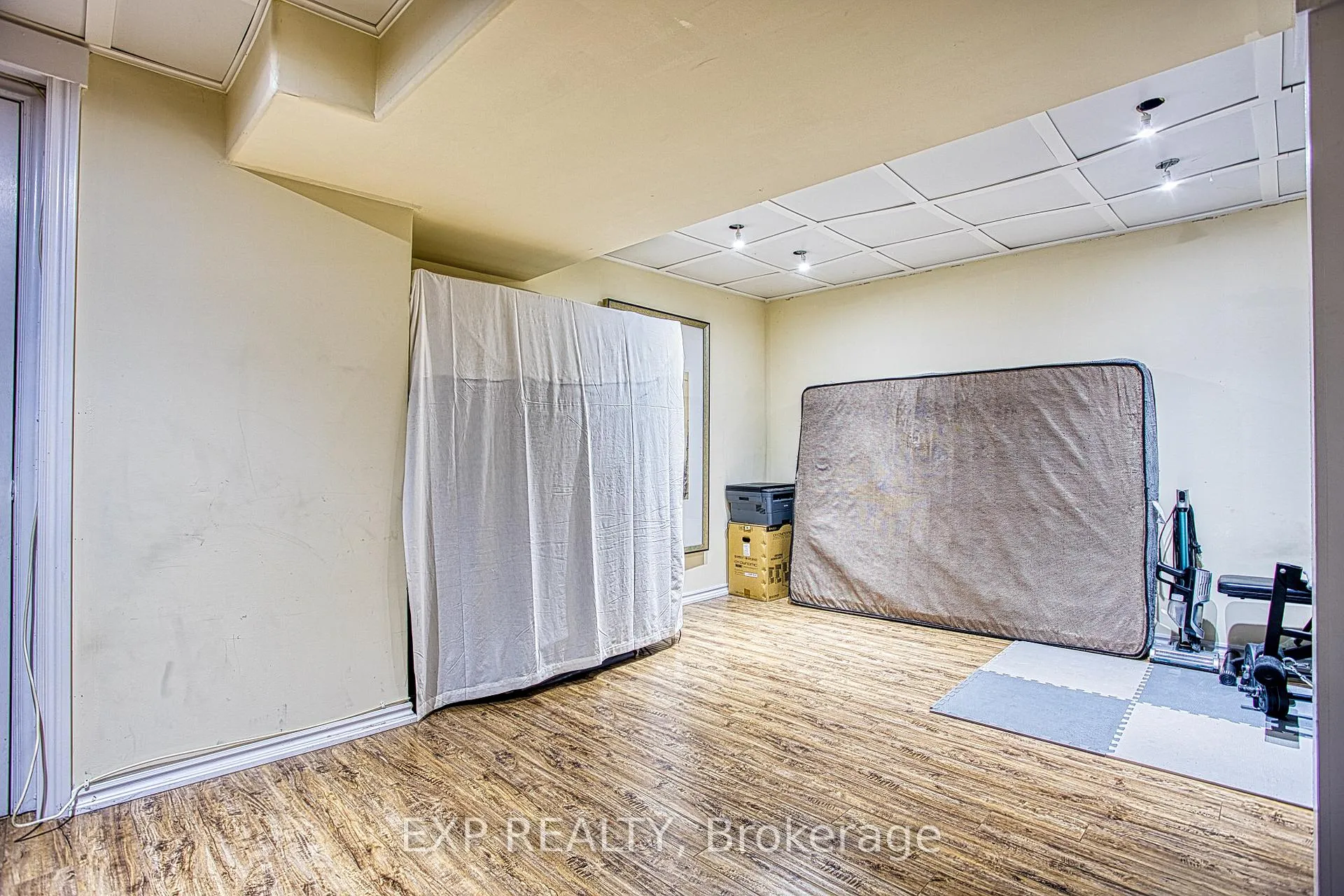 Photo 28 of 206 Springstead Avenue, Hamilton, Winona Park — HOMEH