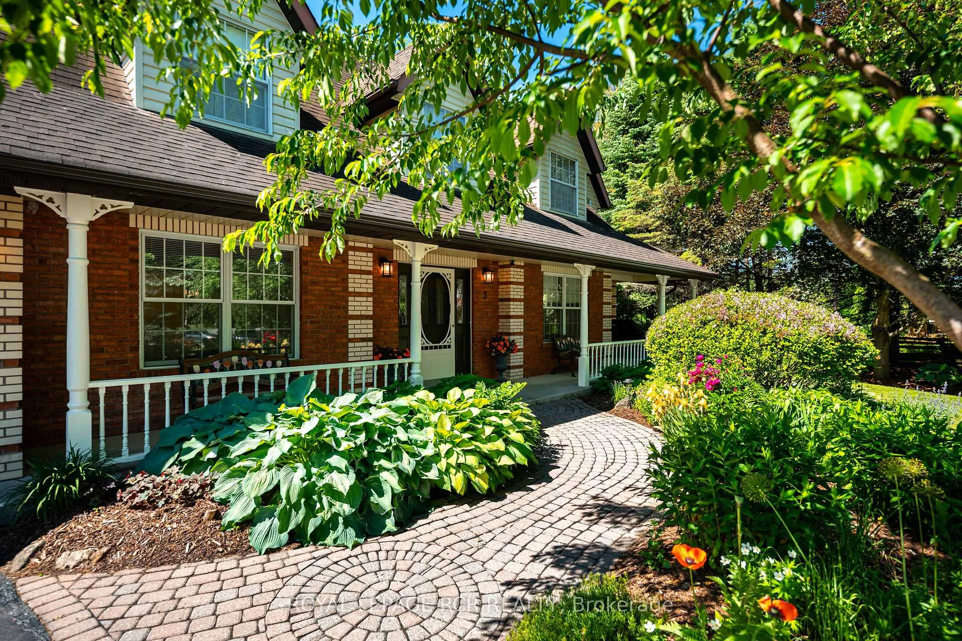 Photo 3 of 3 Carroll Court, Caledon, Palgrave — HOMEH