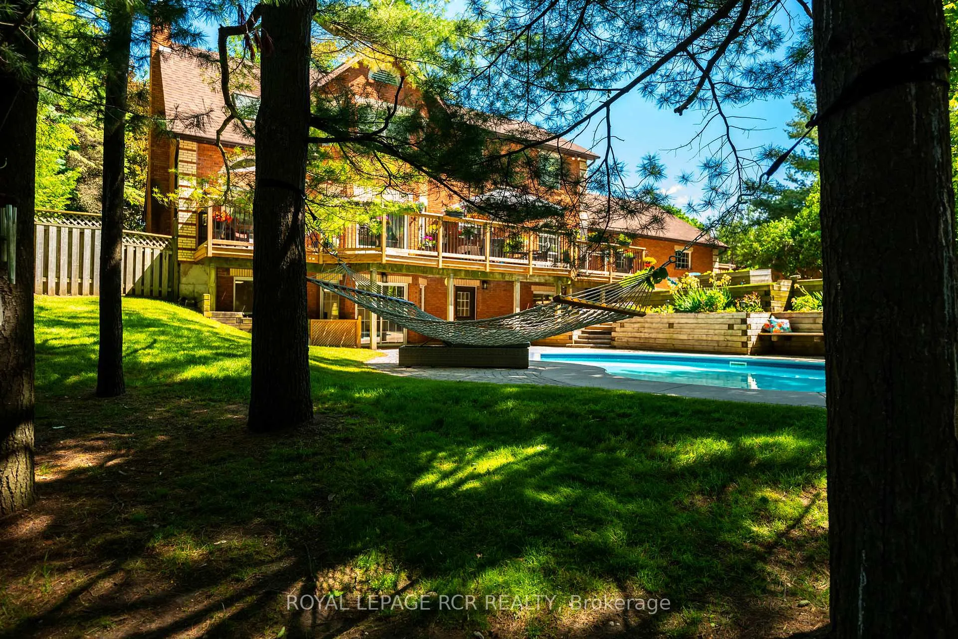 Photo 8 of 3 Carroll Court, Caledon, Palgrave — HOMEH