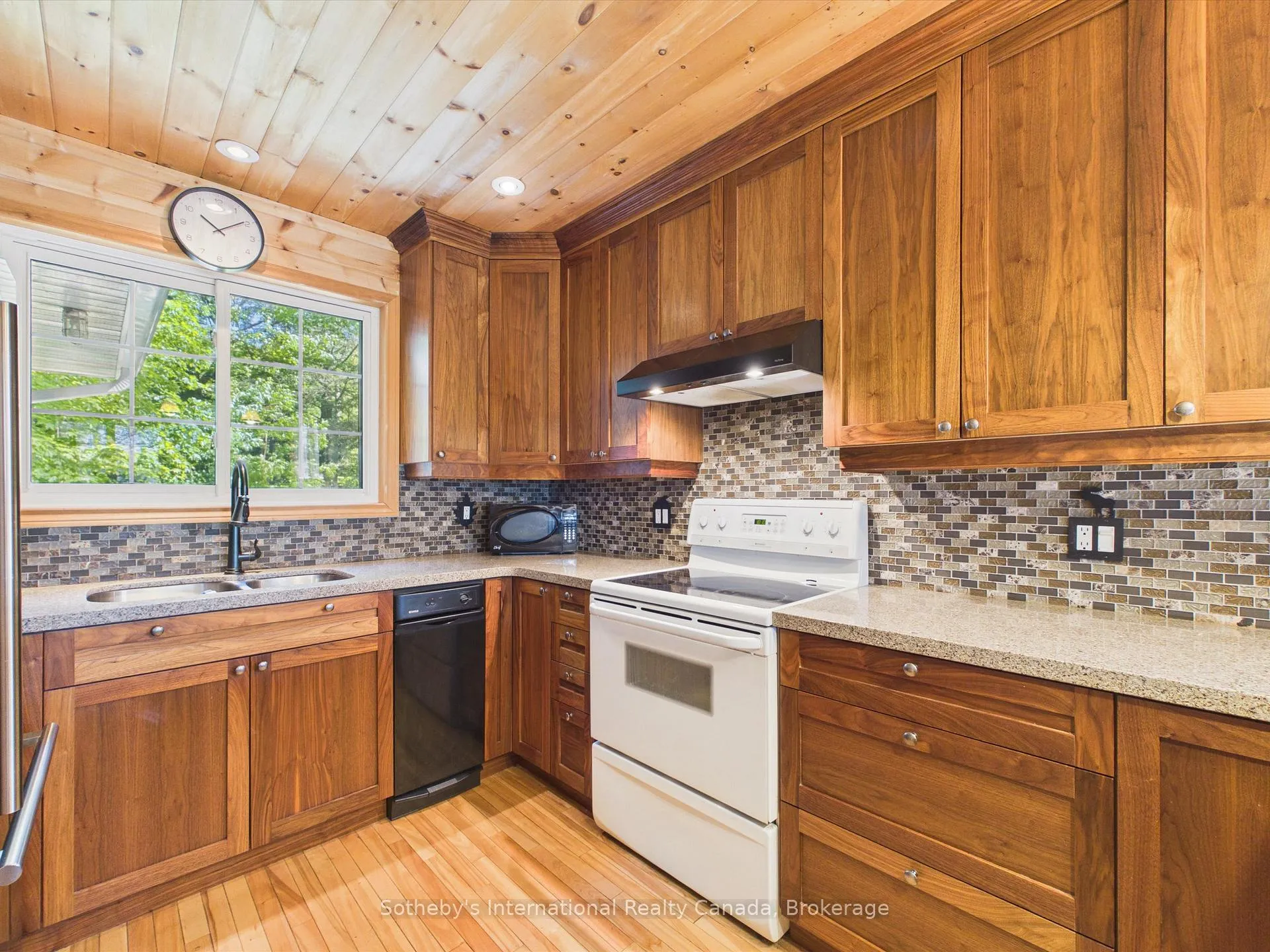 Photo 5 of 223 10th Concession, Seguin — HOMEH