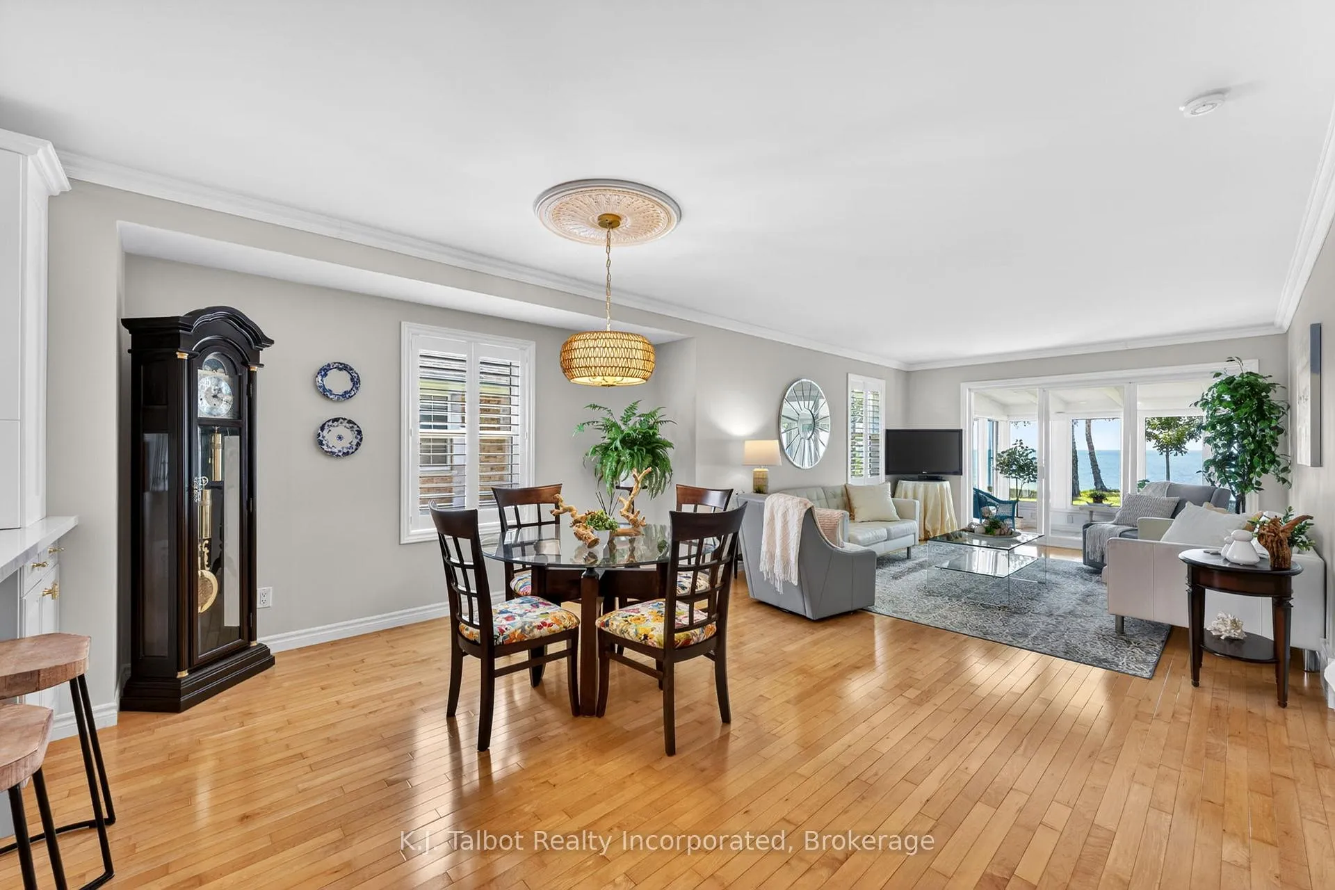 Photo 9 of 297 Bethune Crescent, Goderich, Goderich (Town) — HOMEH