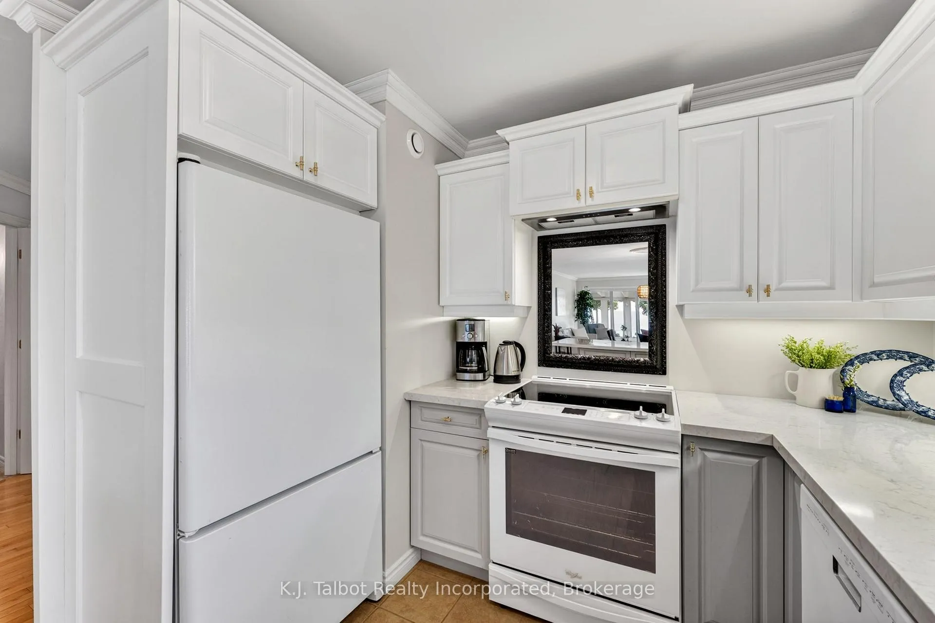 Photo 13 of 297 Bethune Crescent, Goderich, Goderich (Town) — HOMEH