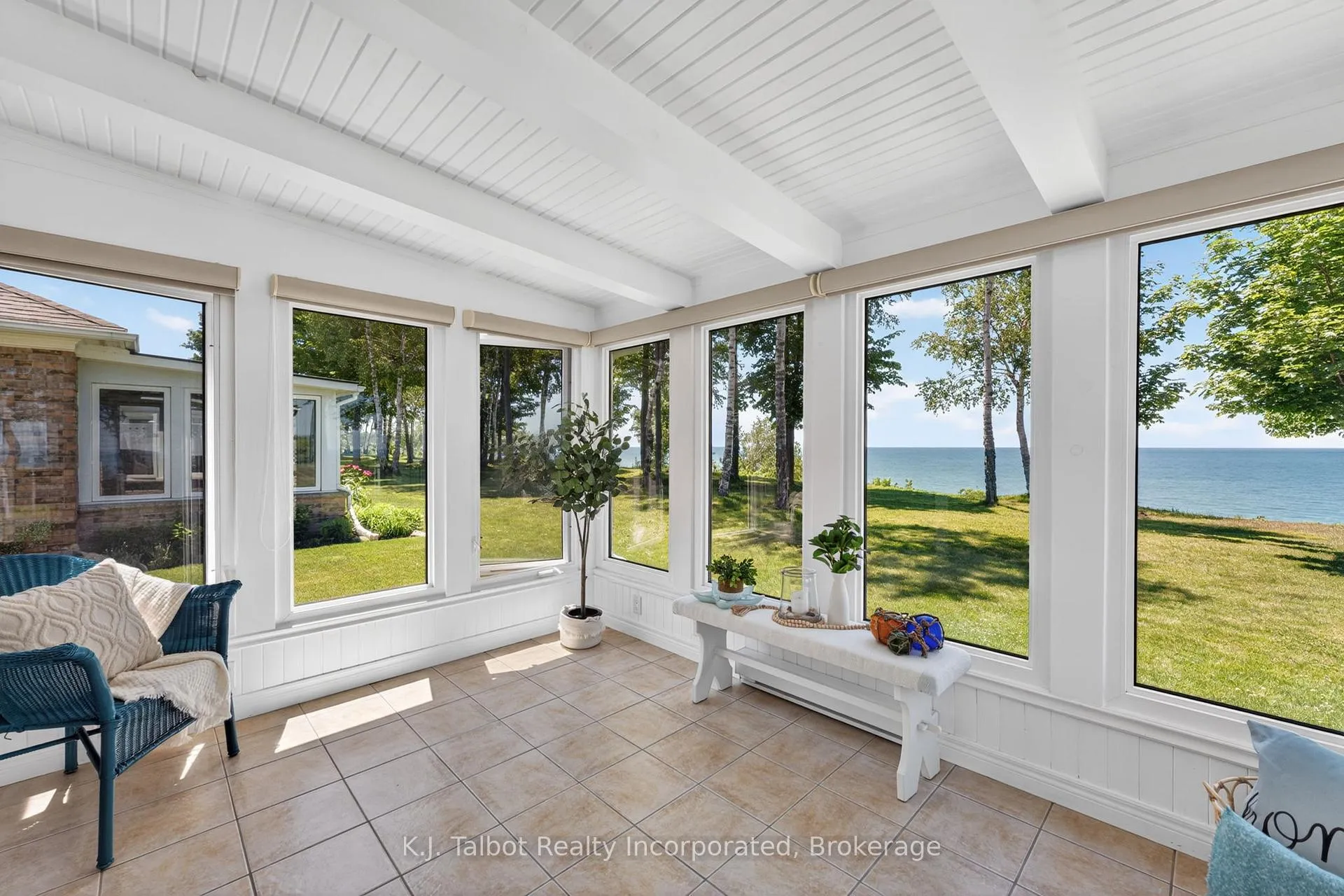 Photo 19 of 297 Bethune Crescent, Goderich, Goderich (Town) — HOMEH