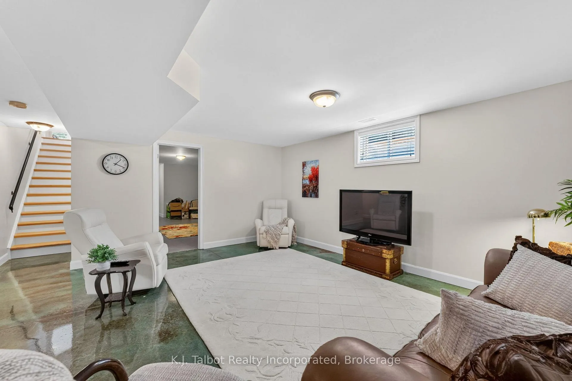 Photo 28 of 297 Bethune Crescent, Goderich, Goderich (Town) — HOMEH