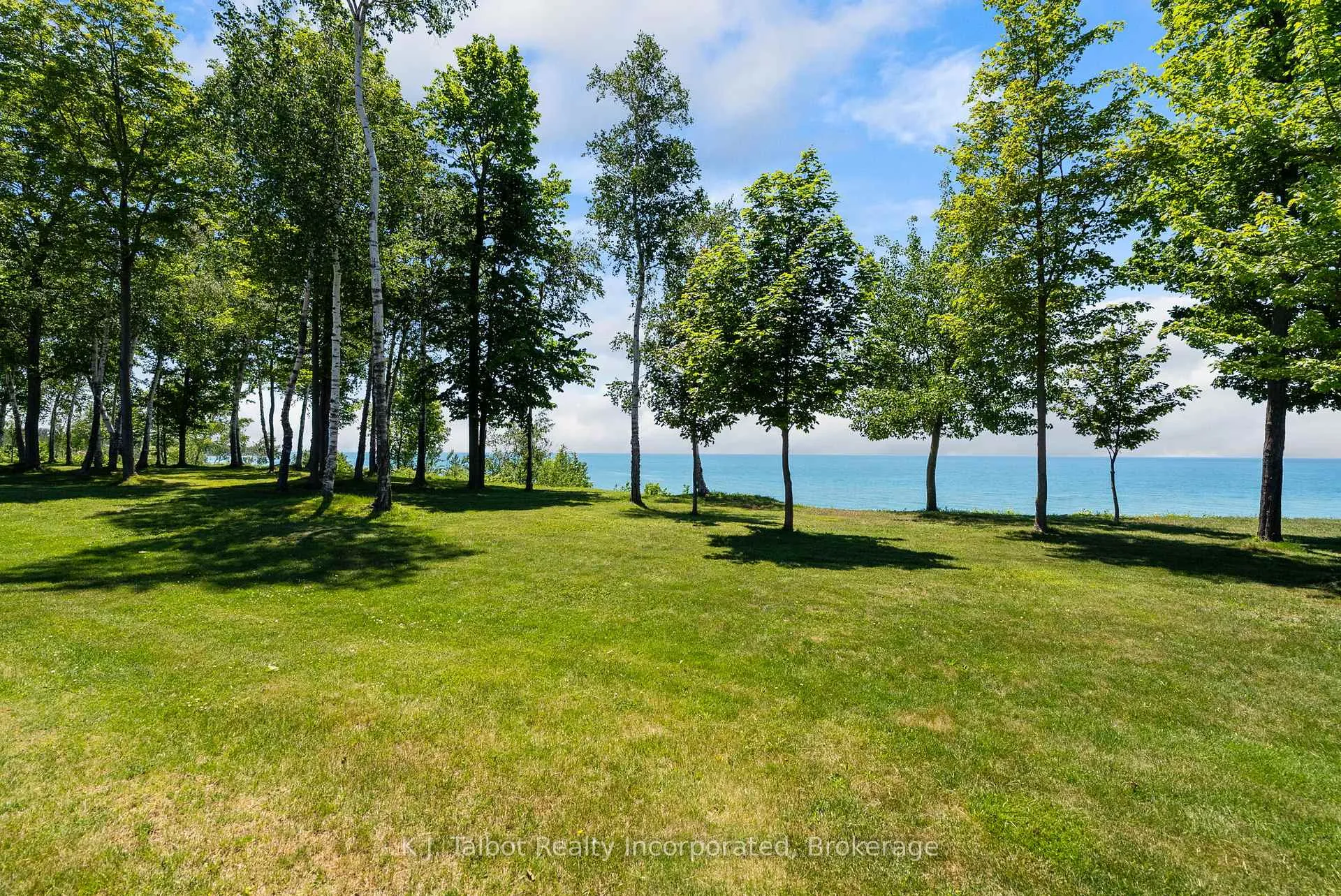 Photo 37 of 297 Bethune Crescent, Goderich, Goderich (Town) — HOMEH