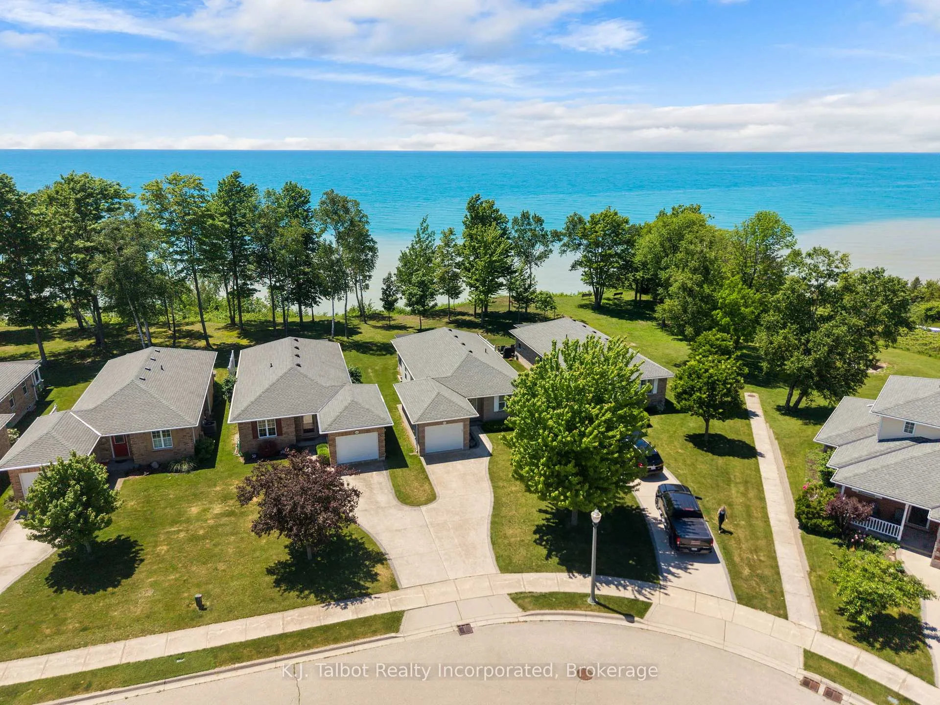 Photo 40 of 297 Bethune Crescent, Goderich, Goderich (Town) — HOMEH