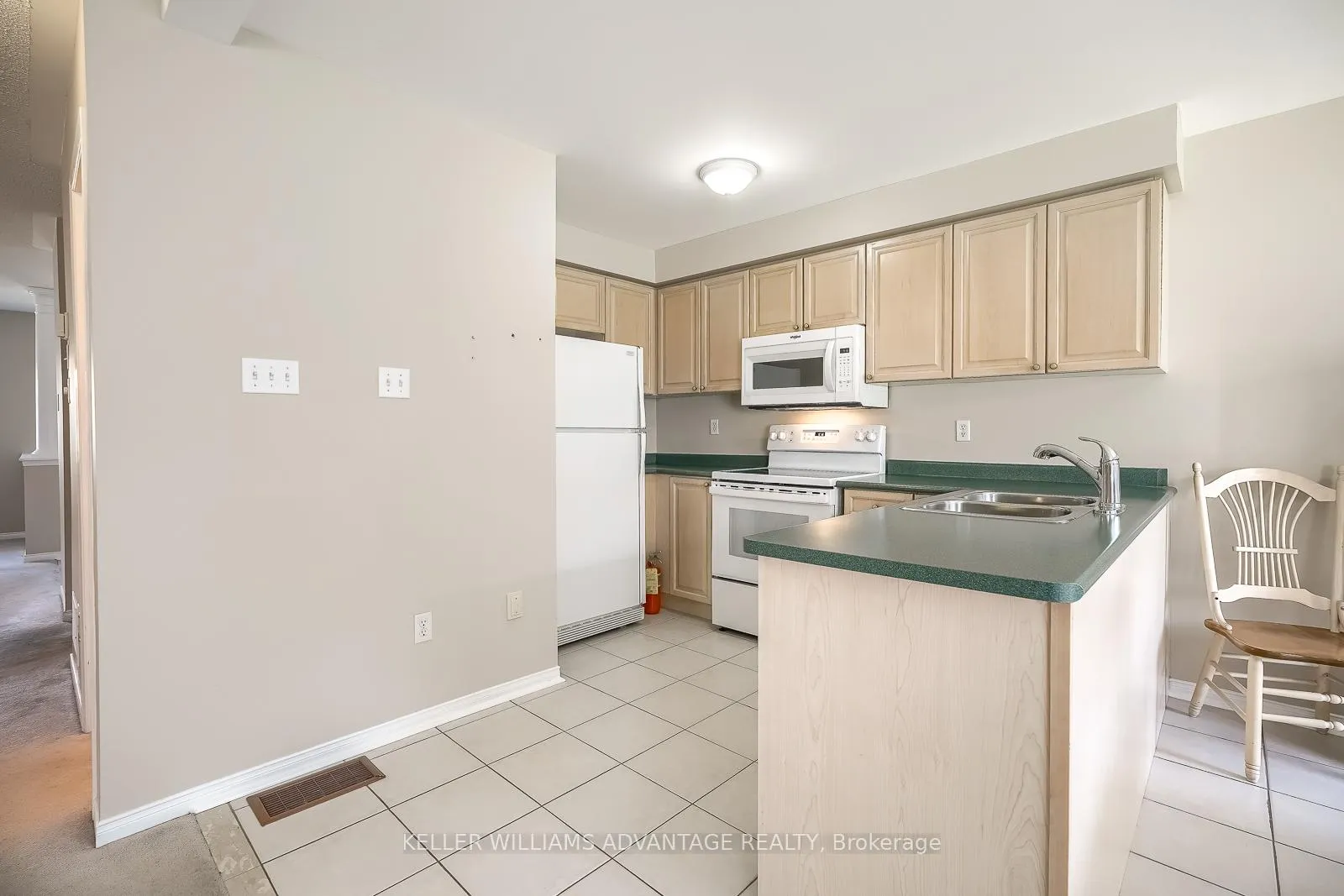 Photo 14 of 312 Castlemore Avenue, Markham, Berczy — HOMEH