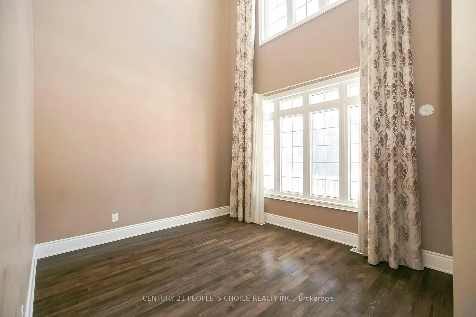 Photo 7 of 35 Morland Crescent, Aurora, Bayview Northeast — HOMEH