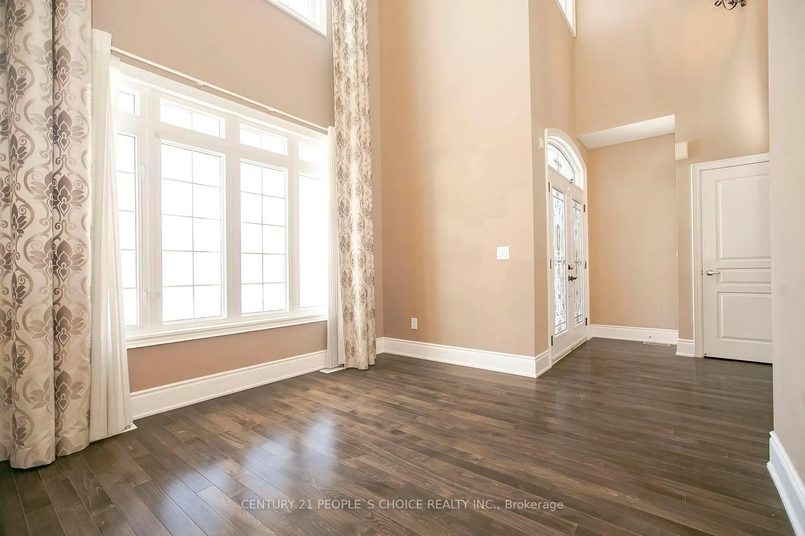 Photo 8 of 35 Morland Crescent, Aurora, Bayview Northeast — HOMEH