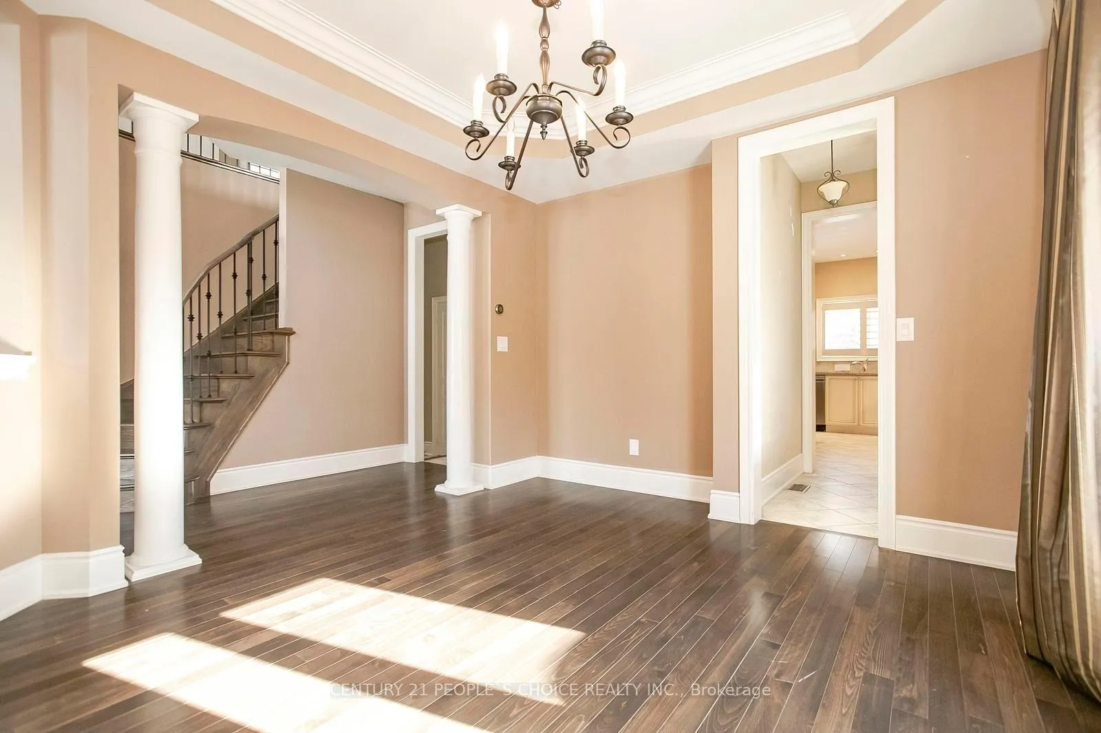 Photo 12 of 35 Morland Crescent, Aurora, Bayview Northeast — HOMEH