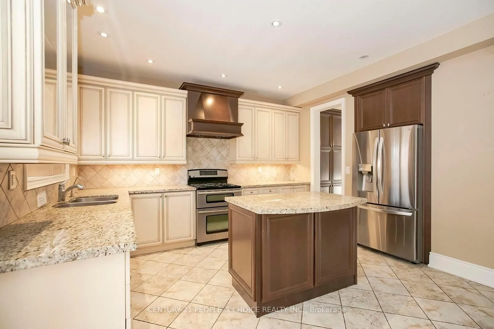 Photo 17 of 35 Morland Crescent, Aurora, Bayview Northeast — HOMEH