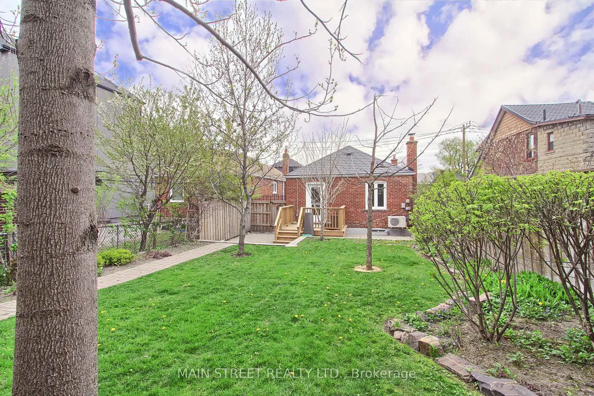 Photo 4 of 595 Northcliffe Boulevard, Toronto, Oakwood Village — HOMEH