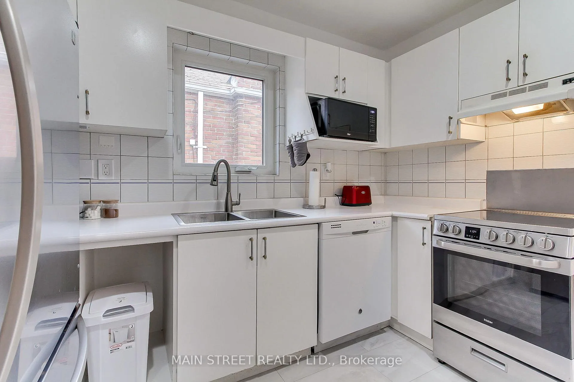 Photo 13 of 595 Northcliffe Boulevard, Toronto, Oakwood Village — HOMEH