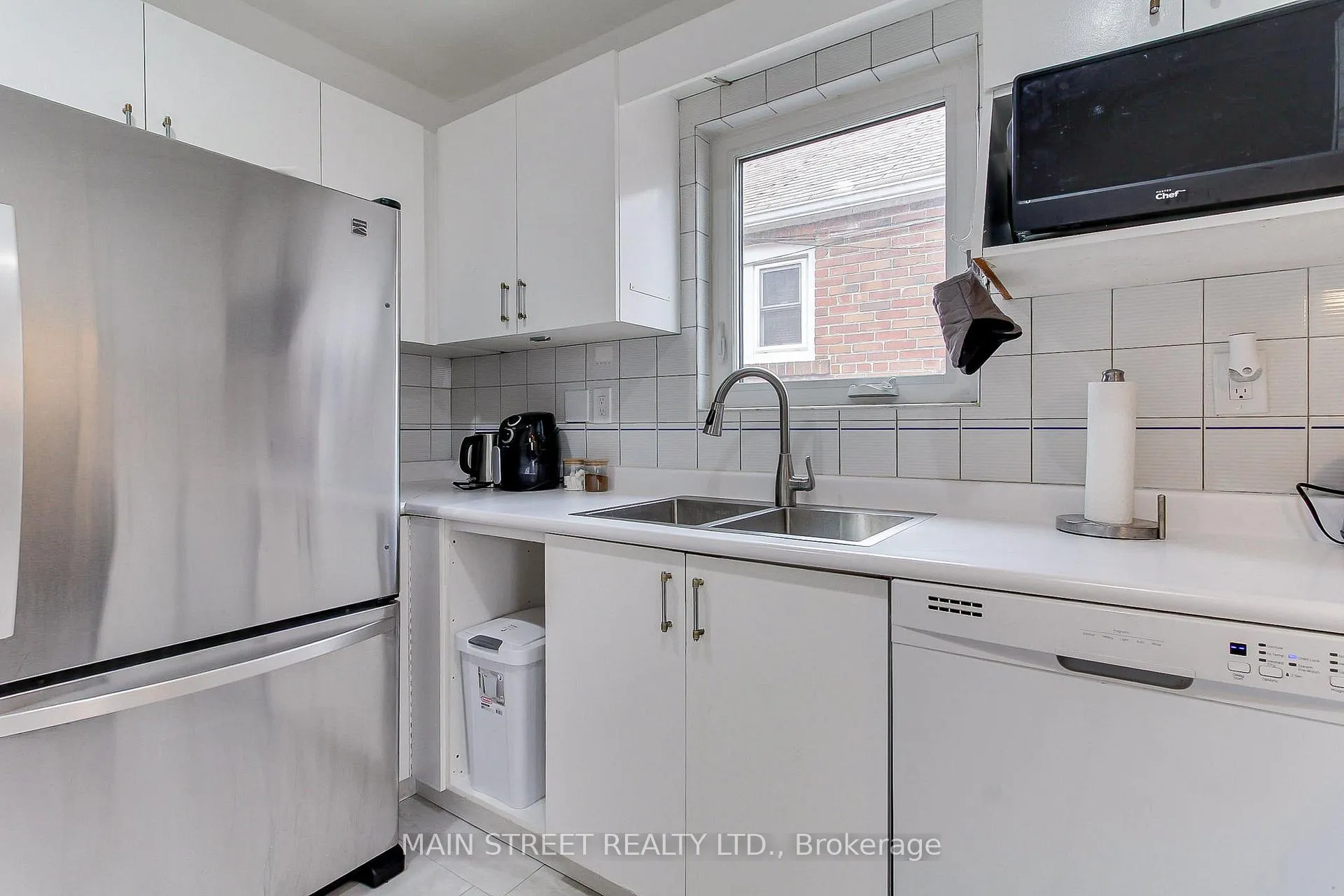 Photo 15 of 595 Northcliffe Boulevard, Toronto, Oakwood Village — HOMEH