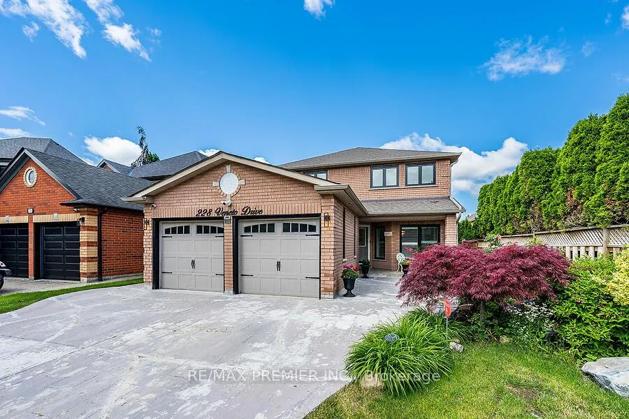 Photo 2 of 228 Veneto Drive, Vaughan, Vaughan Grove — HOMEH