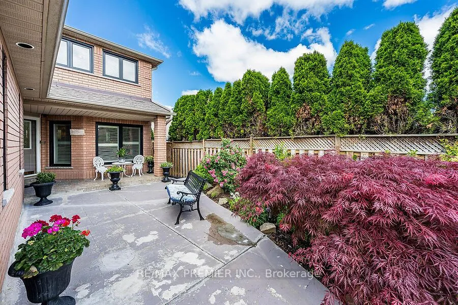 Photo 3 of 228 Veneto Drive, Vaughan, Vaughan Grove — HOMEH