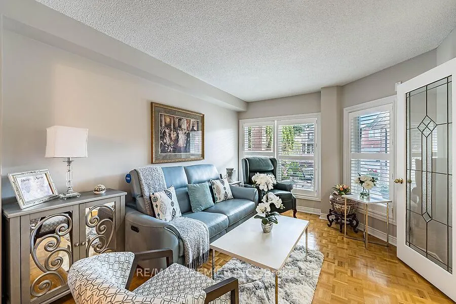 Photo 6 of 228 Veneto Drive, Vaughan, Vaughan Grove — HOMEH