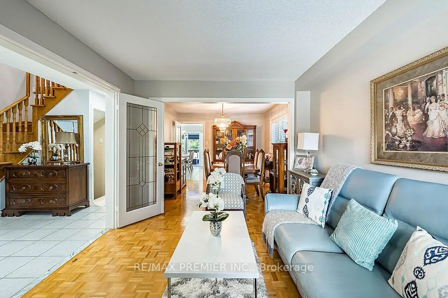 Photo 8 of 228 Veneto Drive, Vaughan, Vaughan Grove — HOMEH