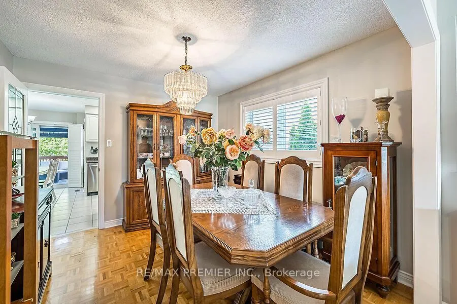 Photo 9 of 228 Veneto Drive, Vaughan, Vaughan Grove — HOMEH