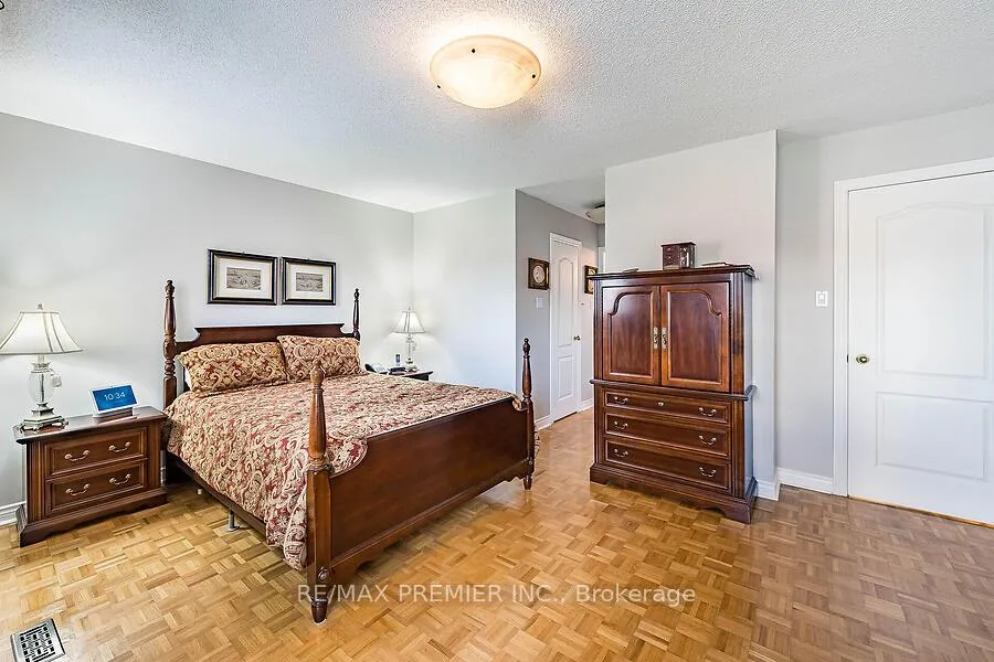 Photo 21 of 228 Veneto Drive, Vaughan, Vaughan Grove — HOMEH