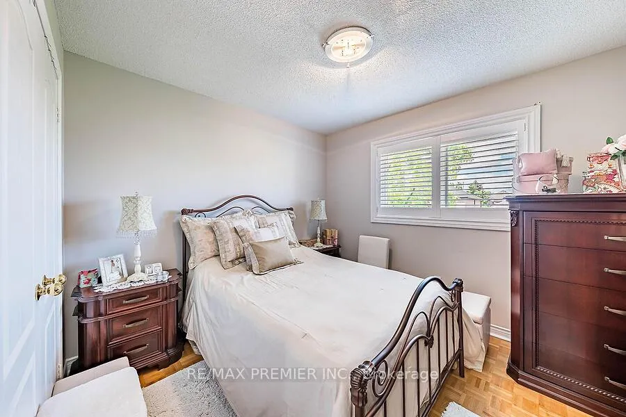 Photo 23 of 228 Veneto Drive, Vaughan, Vaughan Grove — HOMEH