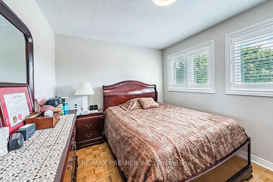 Photo 24 of 228 Veneto Drive, Vaughan, Vaughan Grove — HOMEH