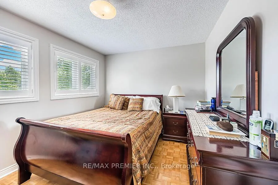 Photo 25 of 228 Veneto Drive, Vaughan, Vaughan Grove — HOMEH