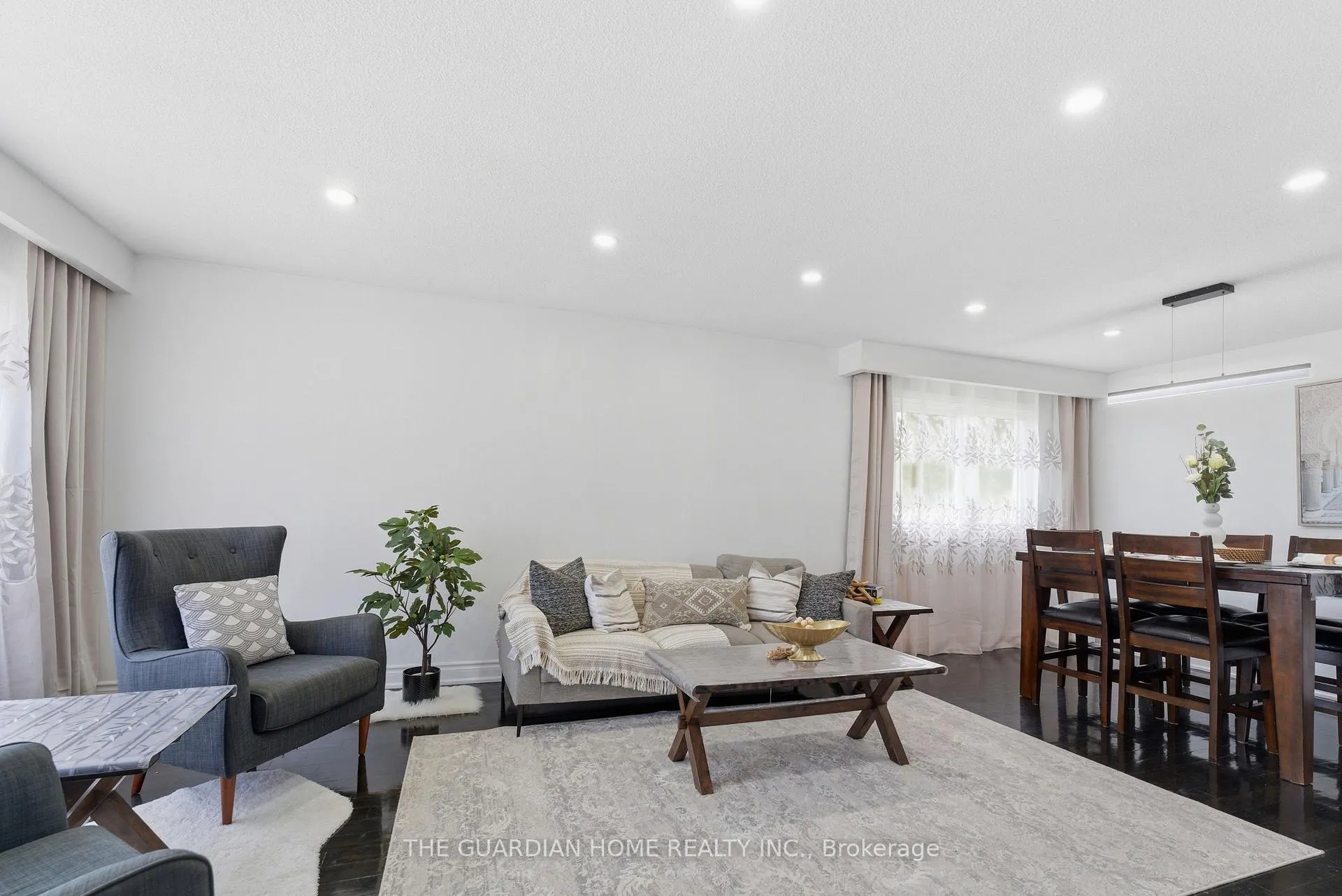Photo 4 of 174 Harmony Road S, Oshawa, Donevan — HOMEH