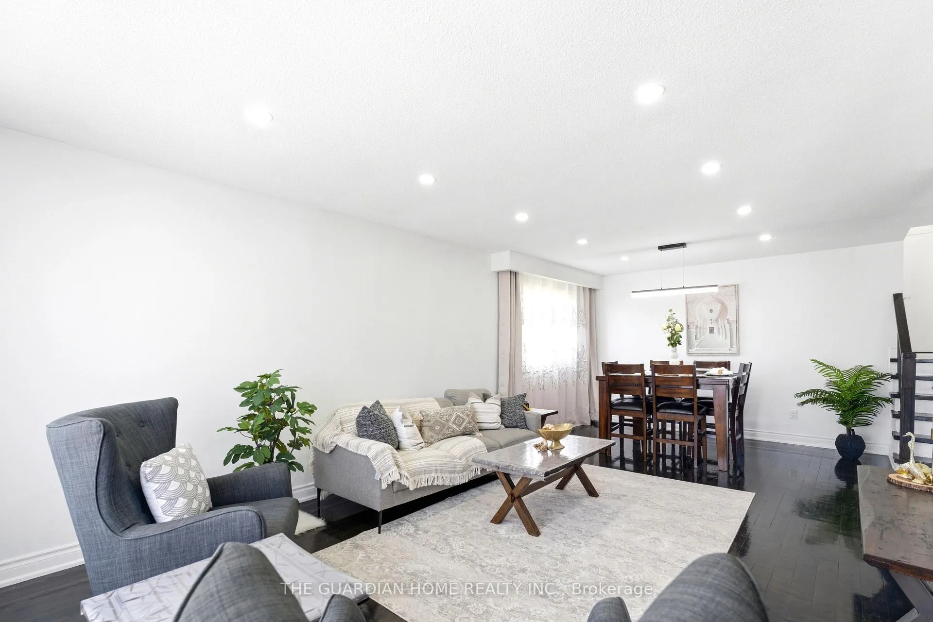 Photo 5 of 174 Harmony Road S, Oshawa, Donevan — HOMEH