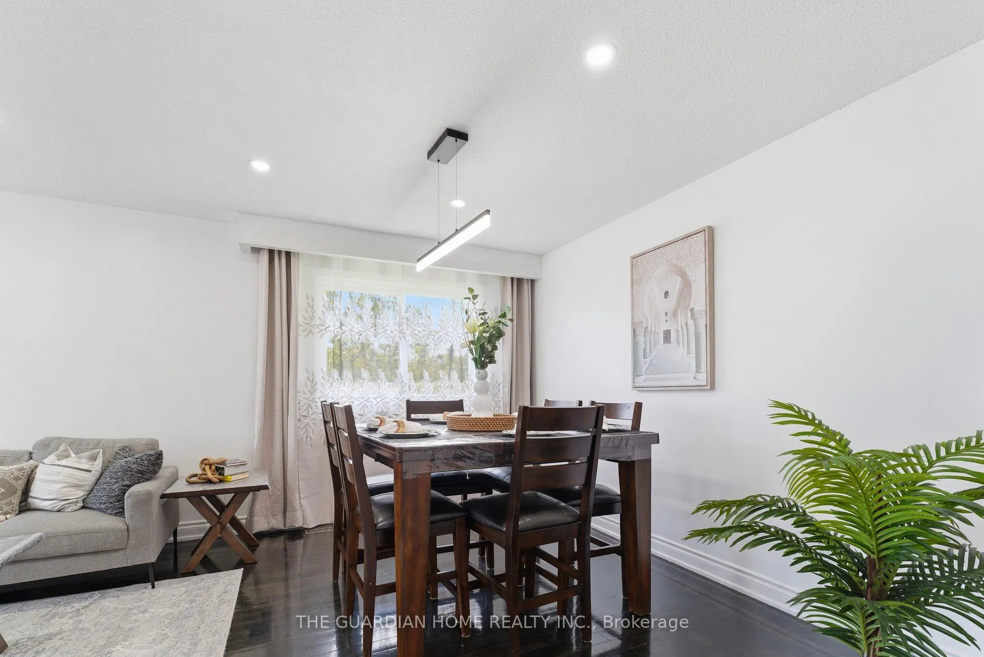 Photo 12 of 174 Harmony Road S, Oshawa, Donevan — HOMEH