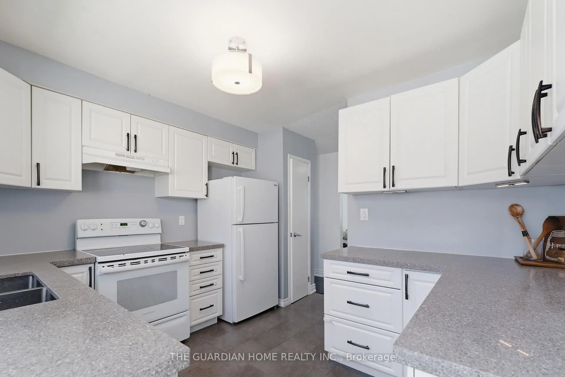 Photo 15 of 174 Harmony Road S, Oshawa, Donevan — HOMEH