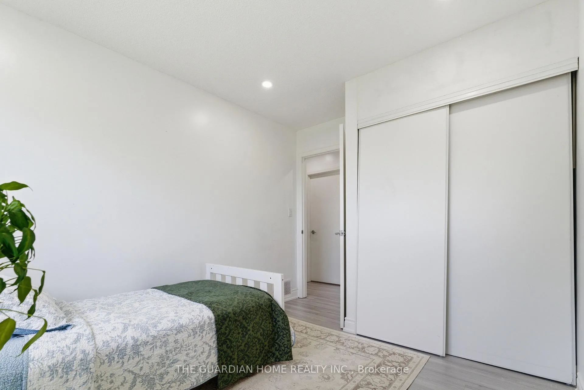 Photo 22 of 174 Harmony Road S, Oshawa, Donevan — HOMEH