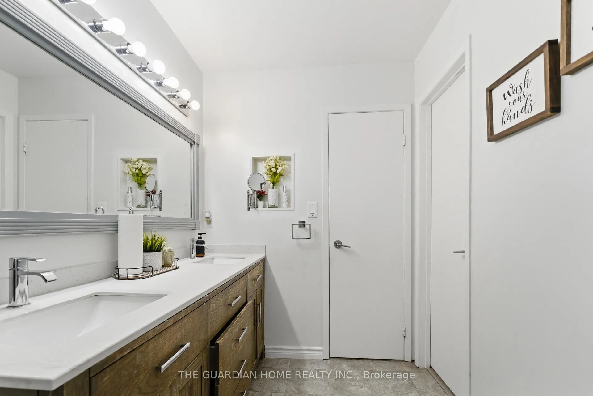 Photo 28 of 174 Harmony Road S, Oshawa, Donevan — HOMEH
