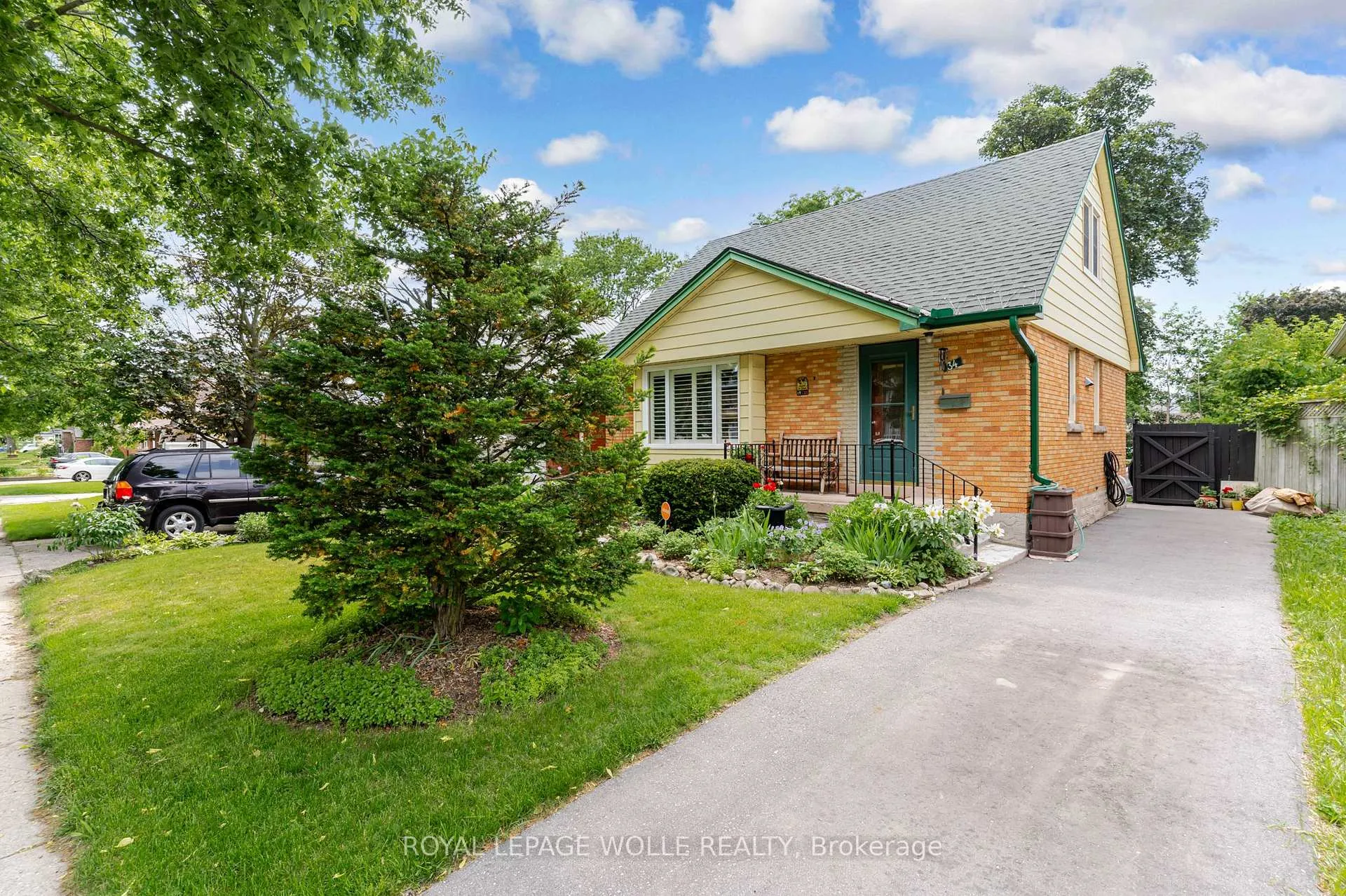 Photo 1 of 34 6 Avenue, Kitchener — HOMEH