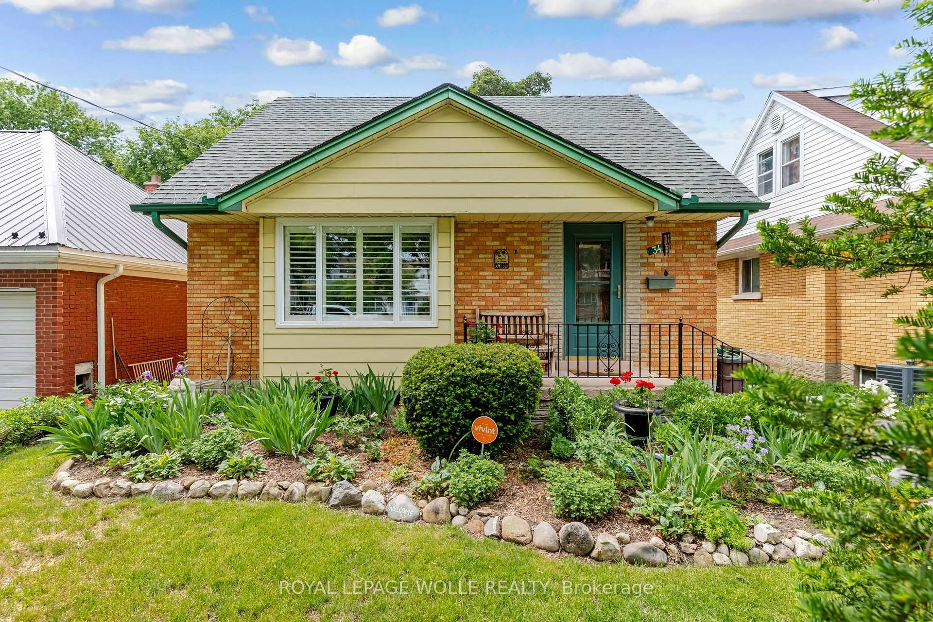 Photo 2 of 34 6 Avenue, Kitchener — HOMEH